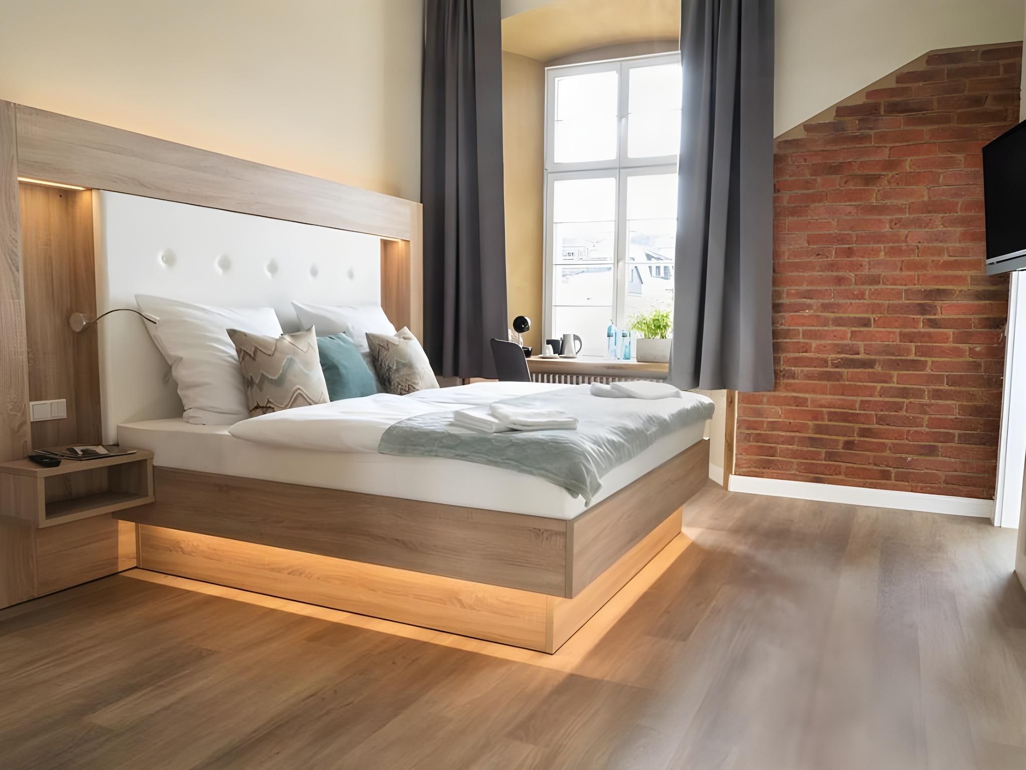 Doppelzimmer-Modern-Eigenes Badezimmer