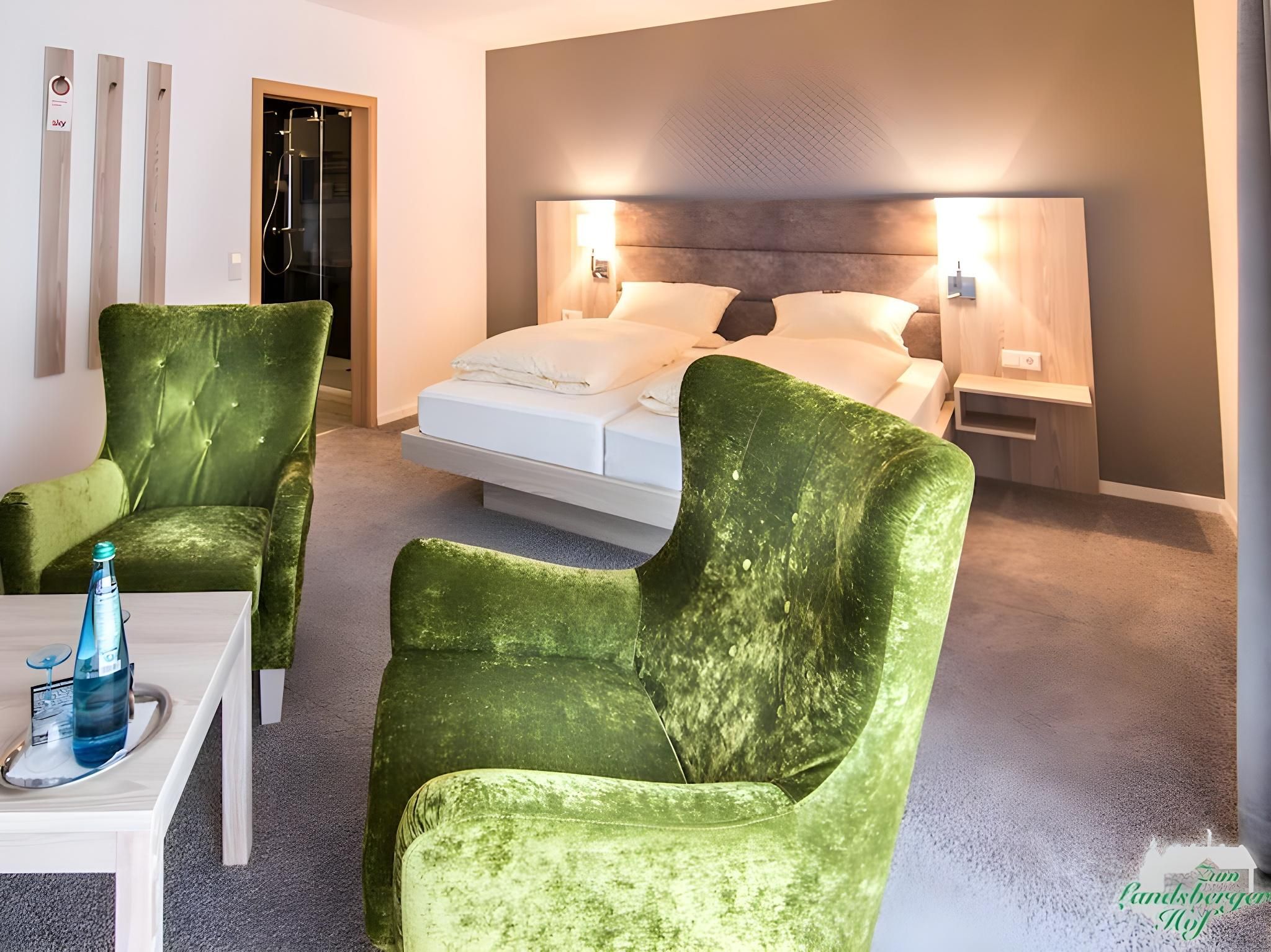 Junior Suite-Suite-Mobility bath