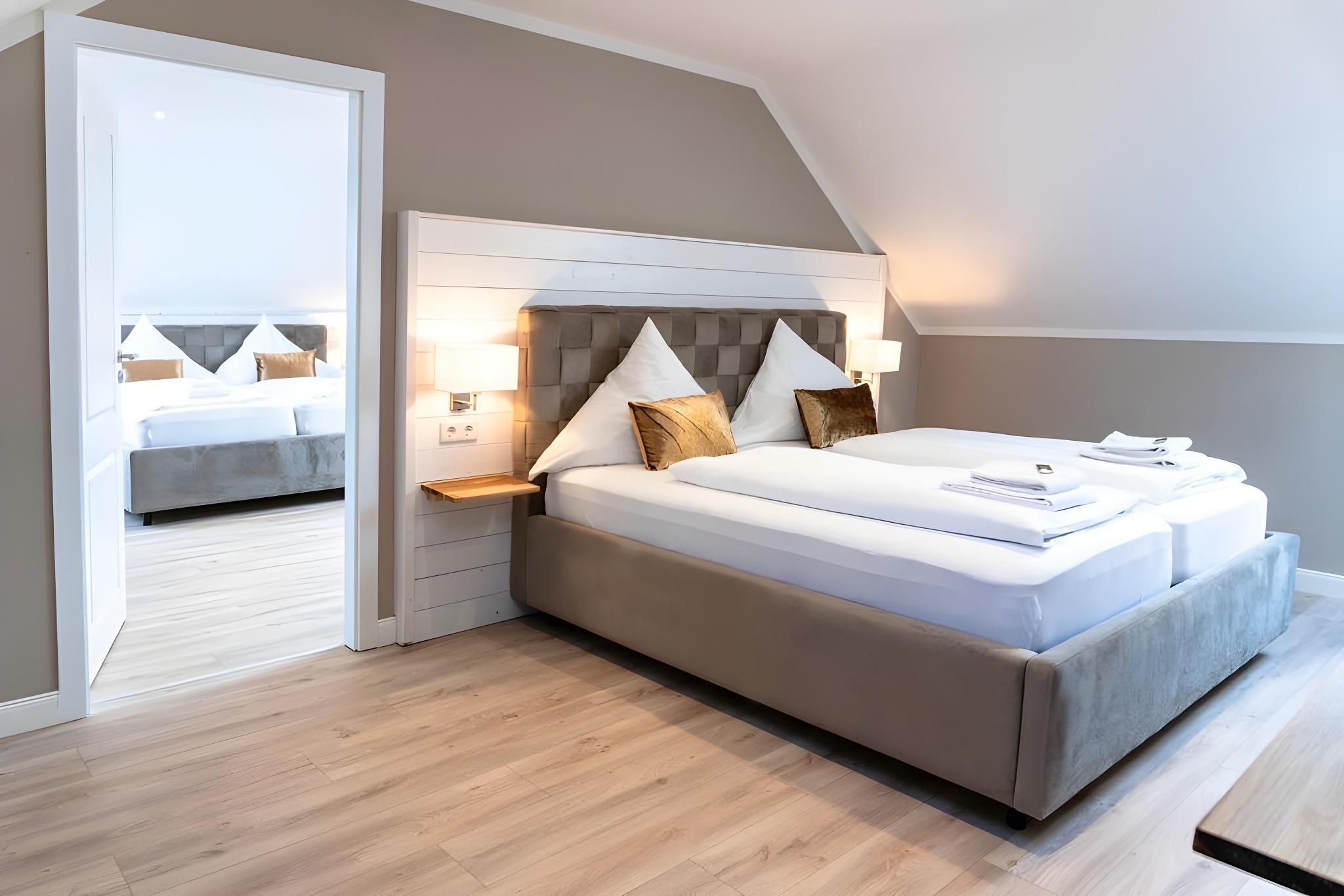 Juniorsuite-Business-Eigenes Badezimmer-Stadtblick