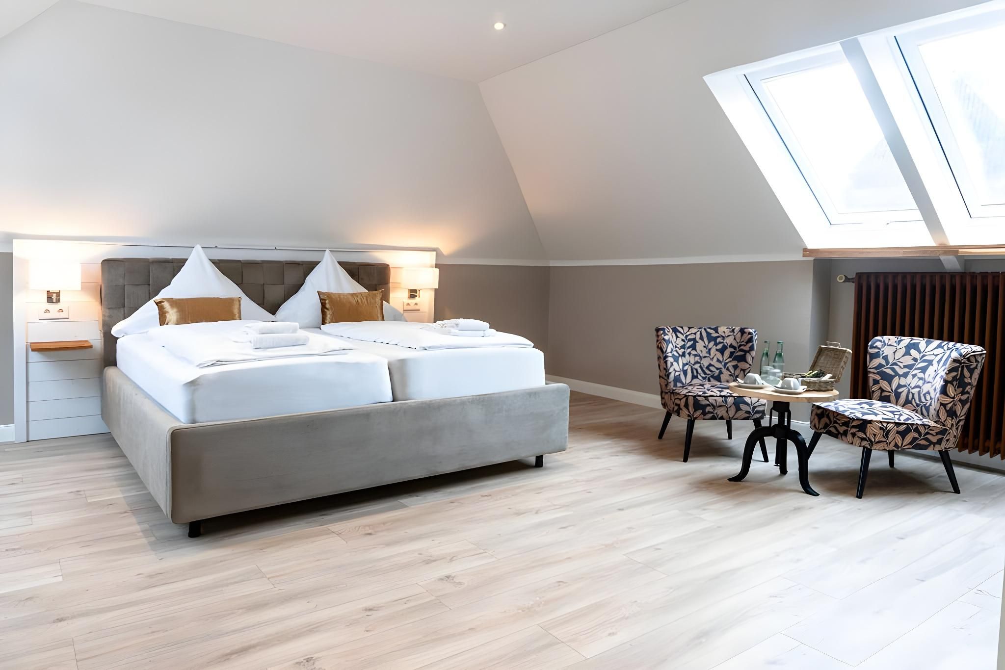 Juniorsuite-Business-Eigenes Badezimmer-Stadtblick