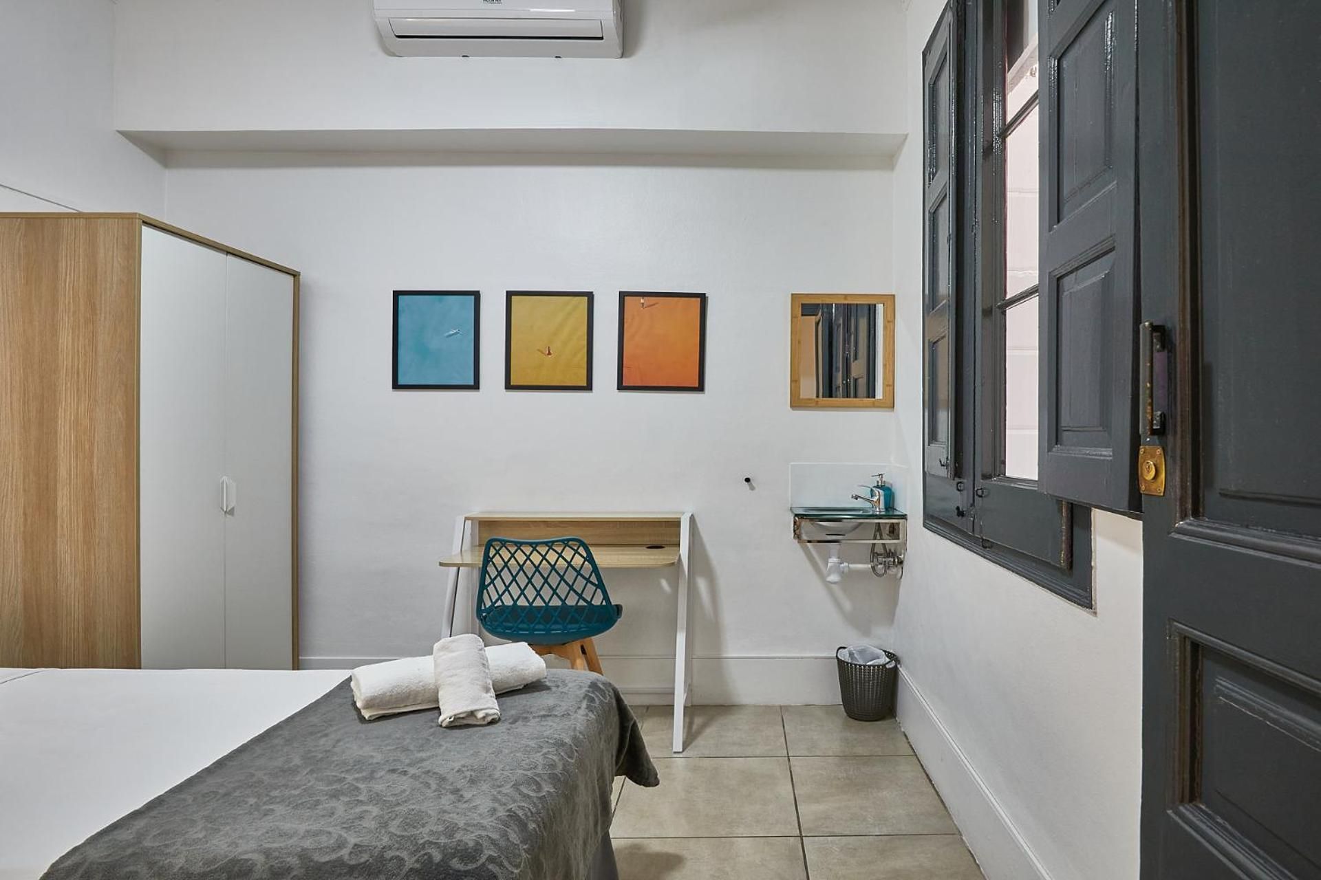 Single Room with Shared Bathroom