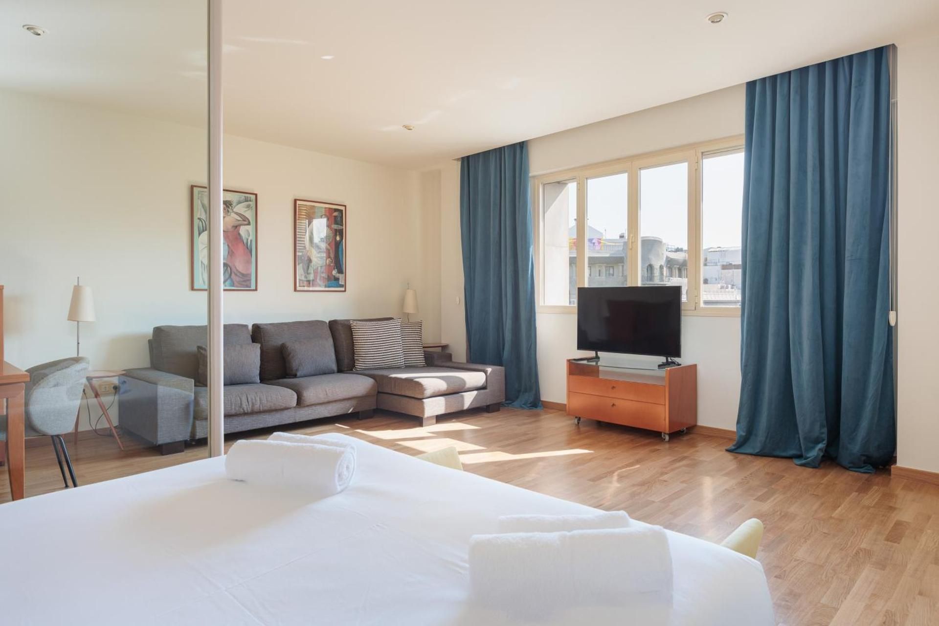 One-Bedroom Apartment