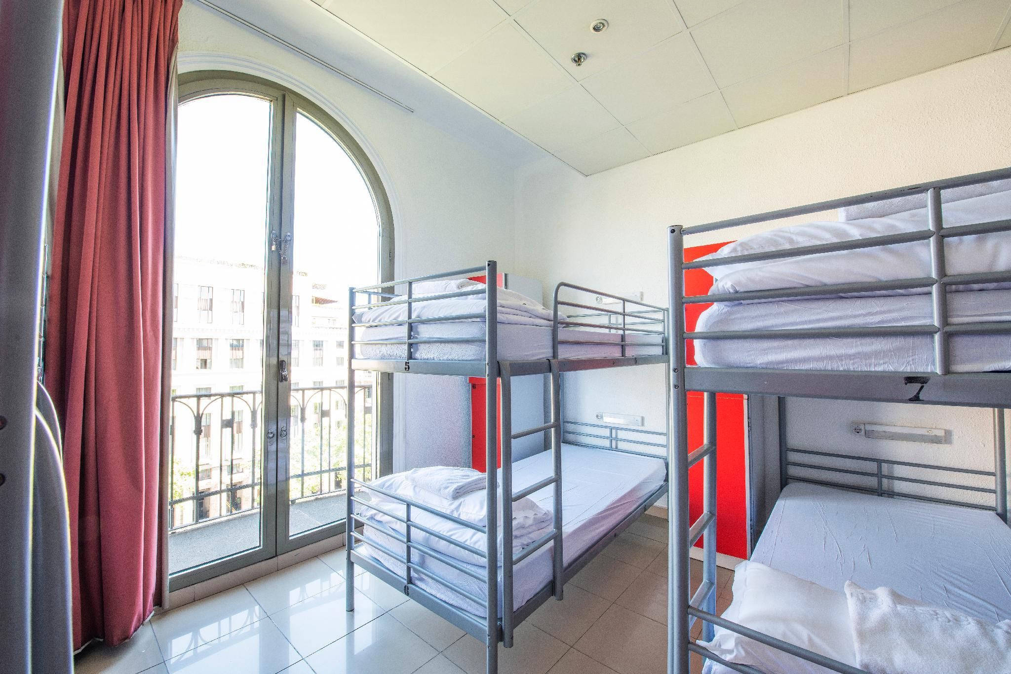Bed in 4-Bed Female Dorm Ensuite