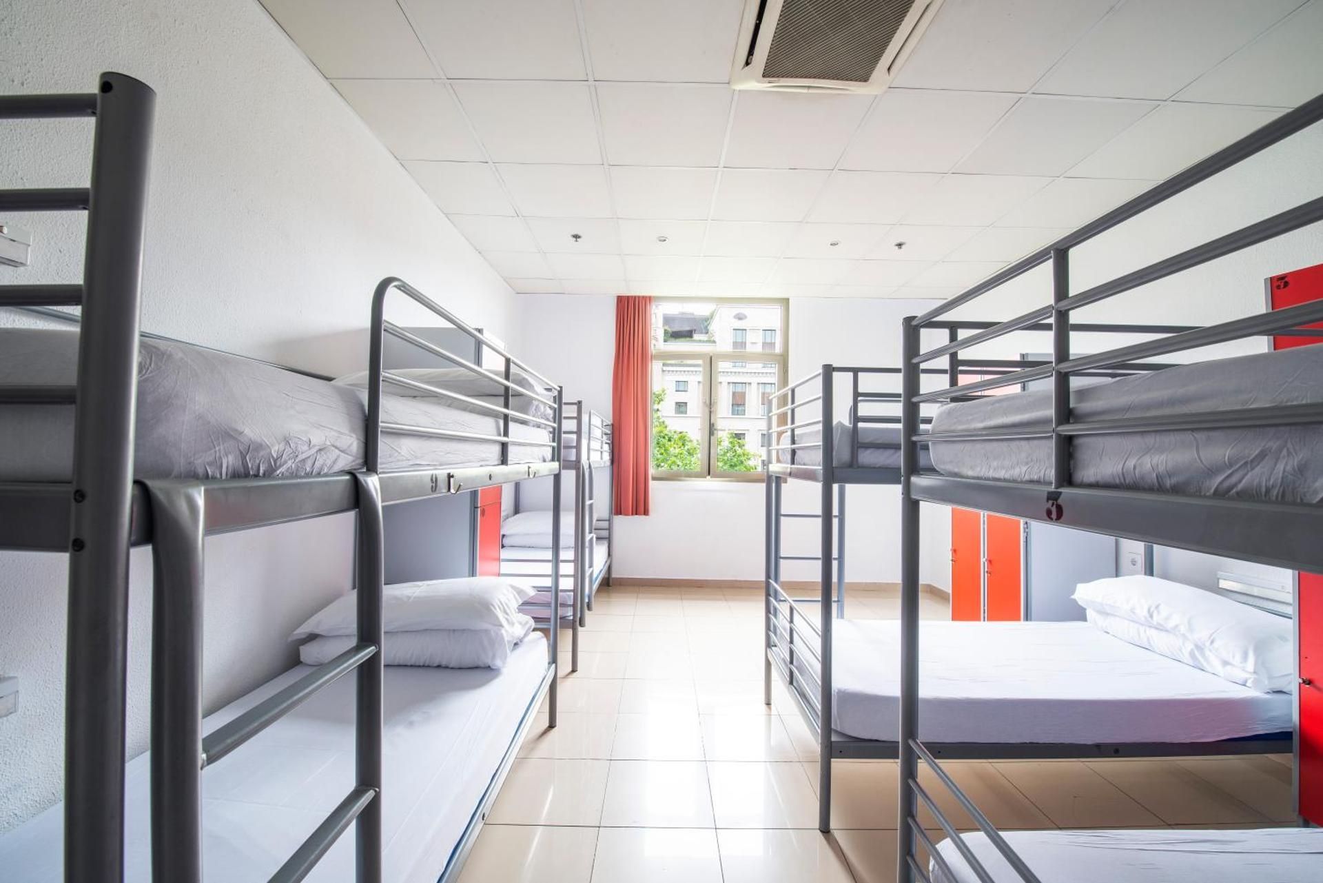 Bed in 8-Bed Female Dorm Ensuite