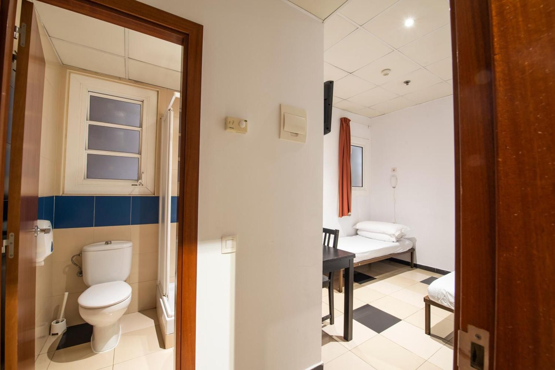 Bed in 2-Bed Female Dorm Ensuite