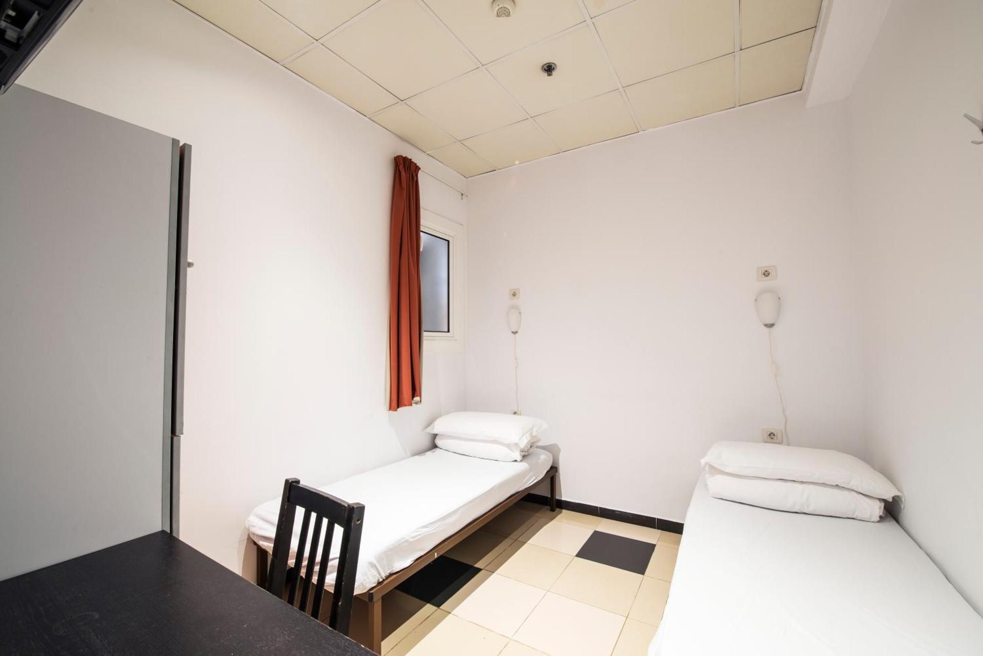 Bed in 2-Bed Female Dorm Ensuite