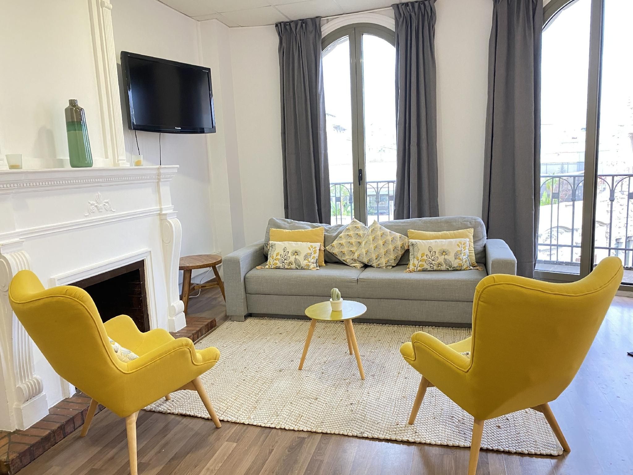 4-Bed Apartment Ensuite with Balcony