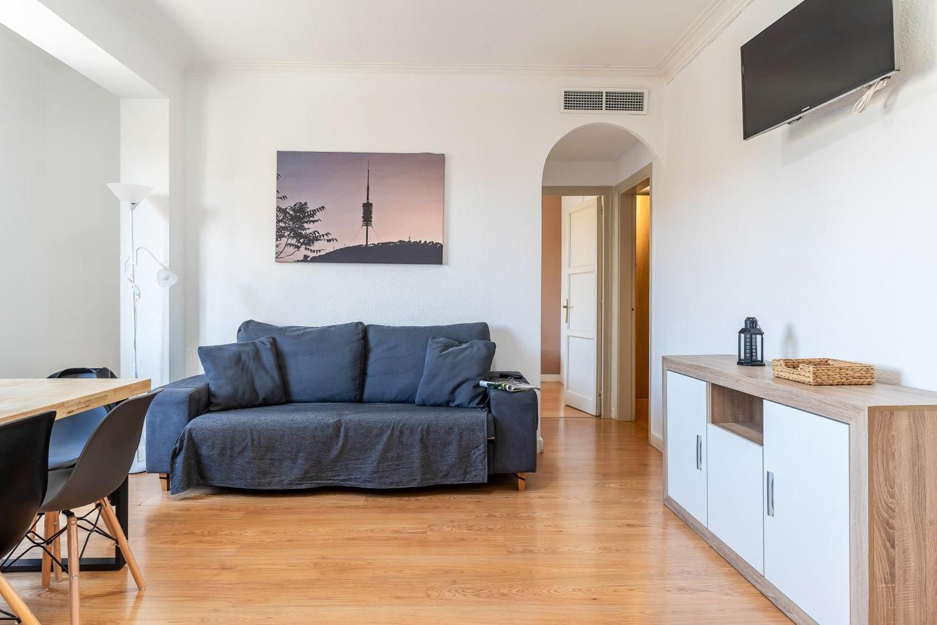 Three-Bedroom Apartment with one bathroom, 5 pax
