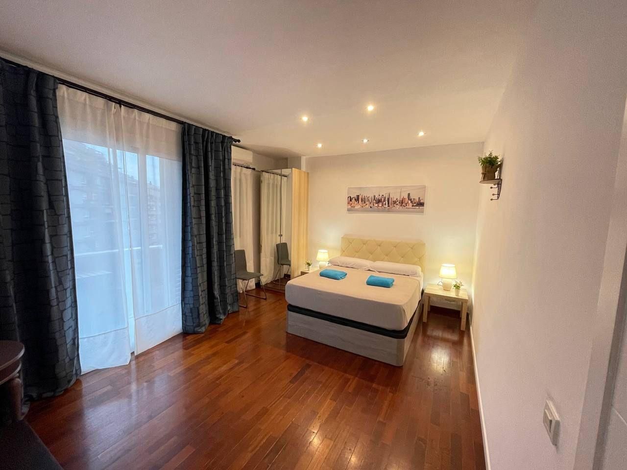 Double Classic with Shared Bathroom
