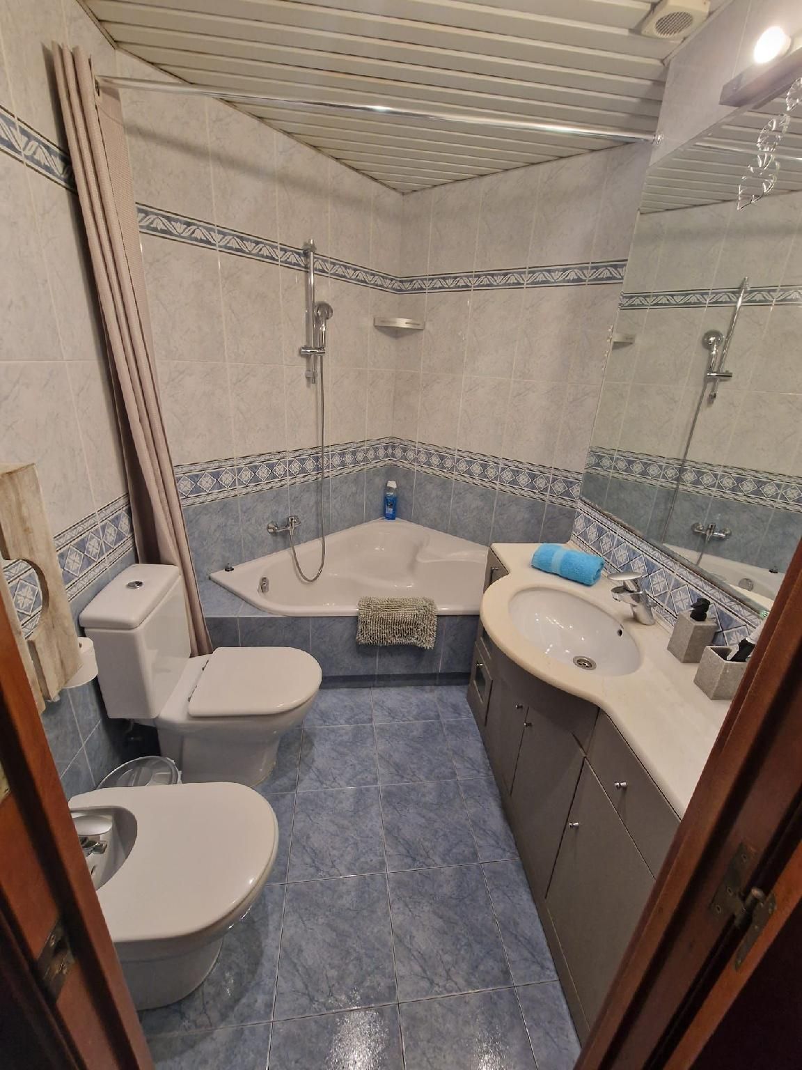 Double Classic with Shared Bathroom