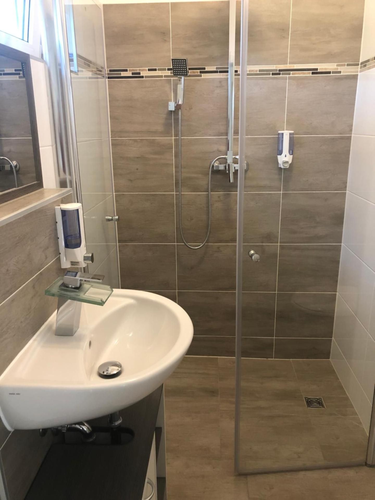 Twin Room with Shower