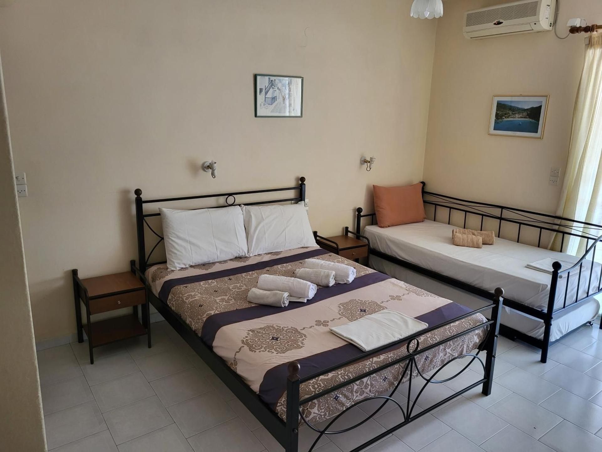 Studio (3 Adults)