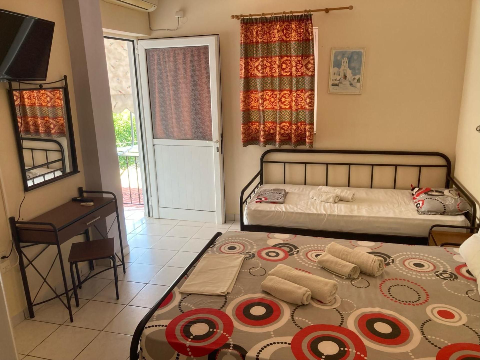 Economy Studio (3 Adults)