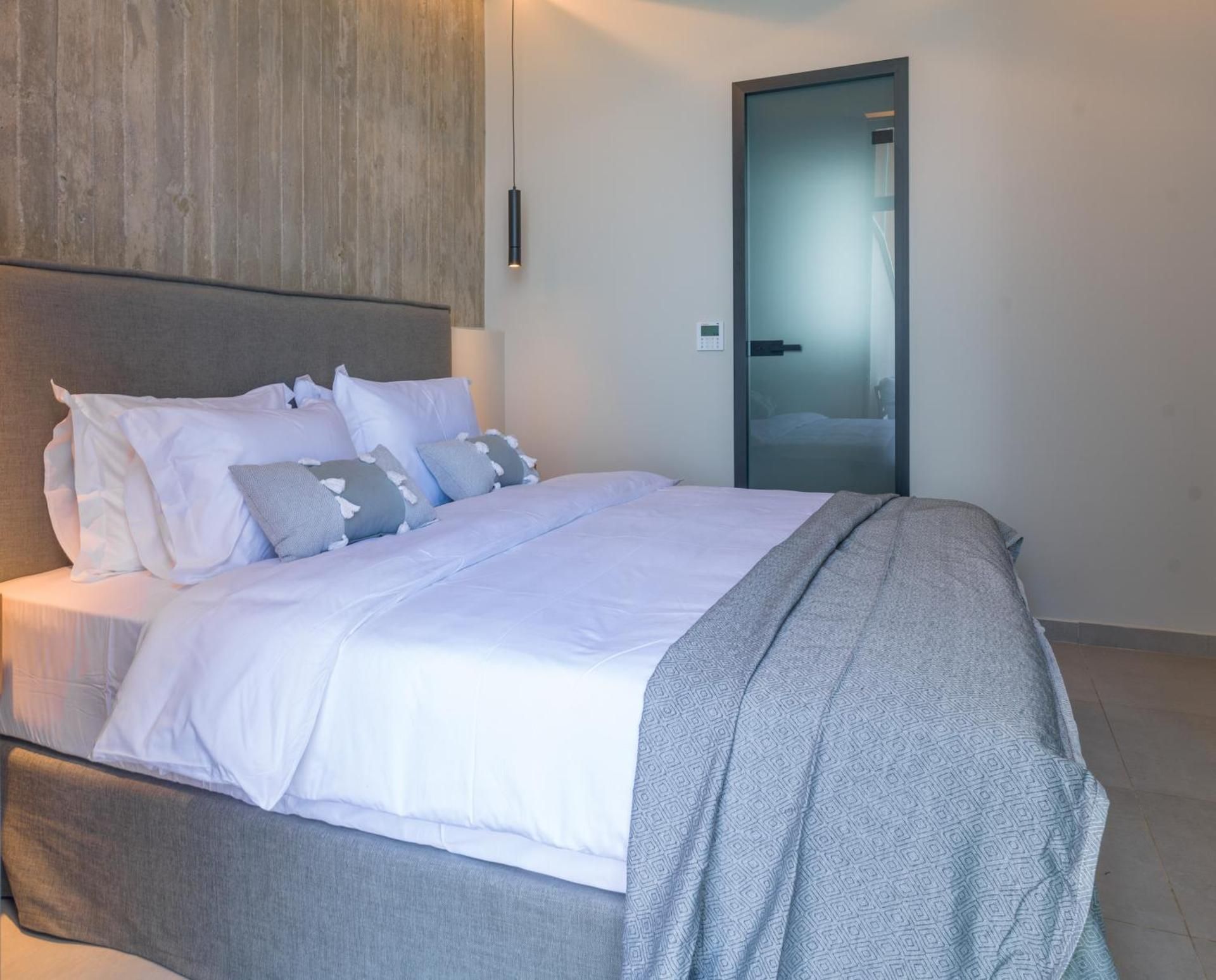 Special Offer Suite with Panoramic View and Private Heated Pool