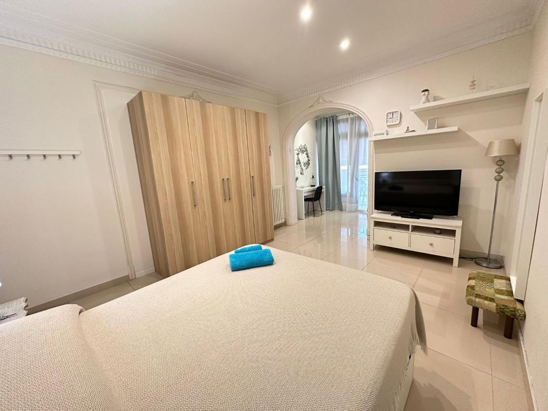 Large Double Room