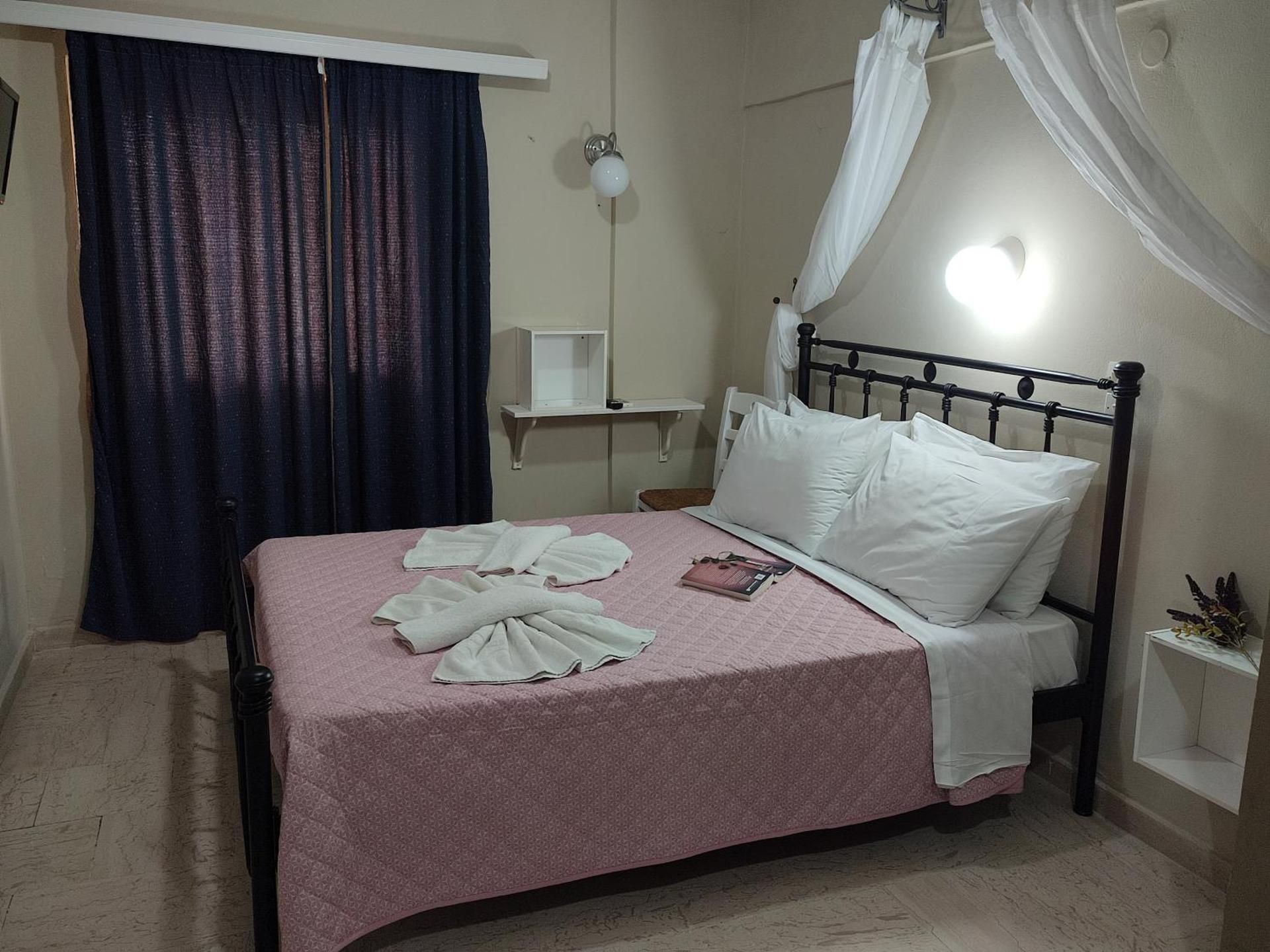 Economy Triple Room