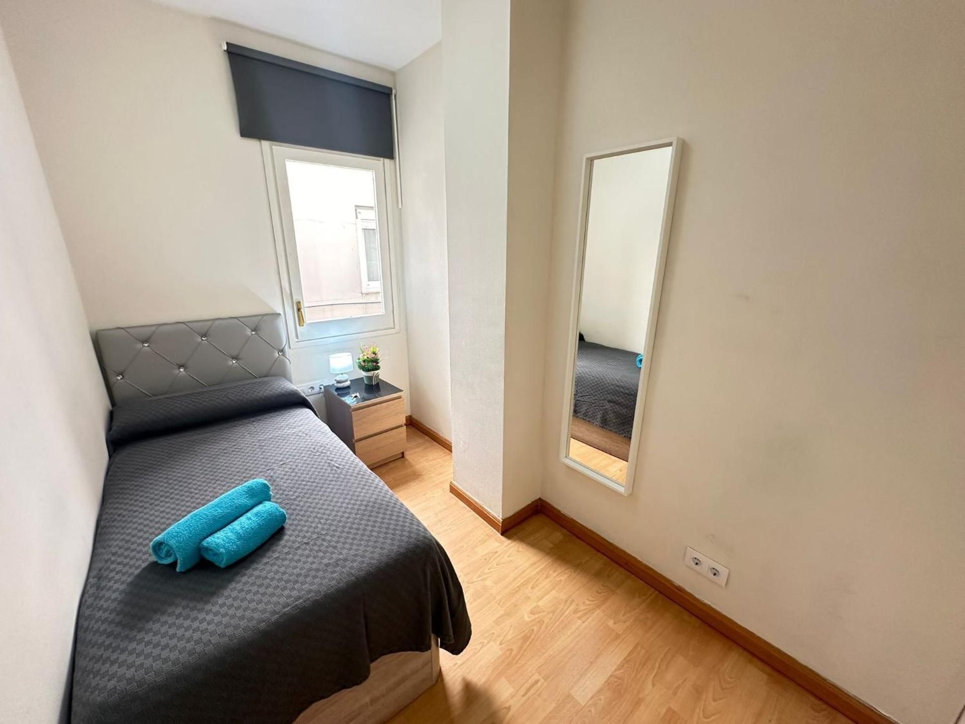Single Room with Shared Bathroom