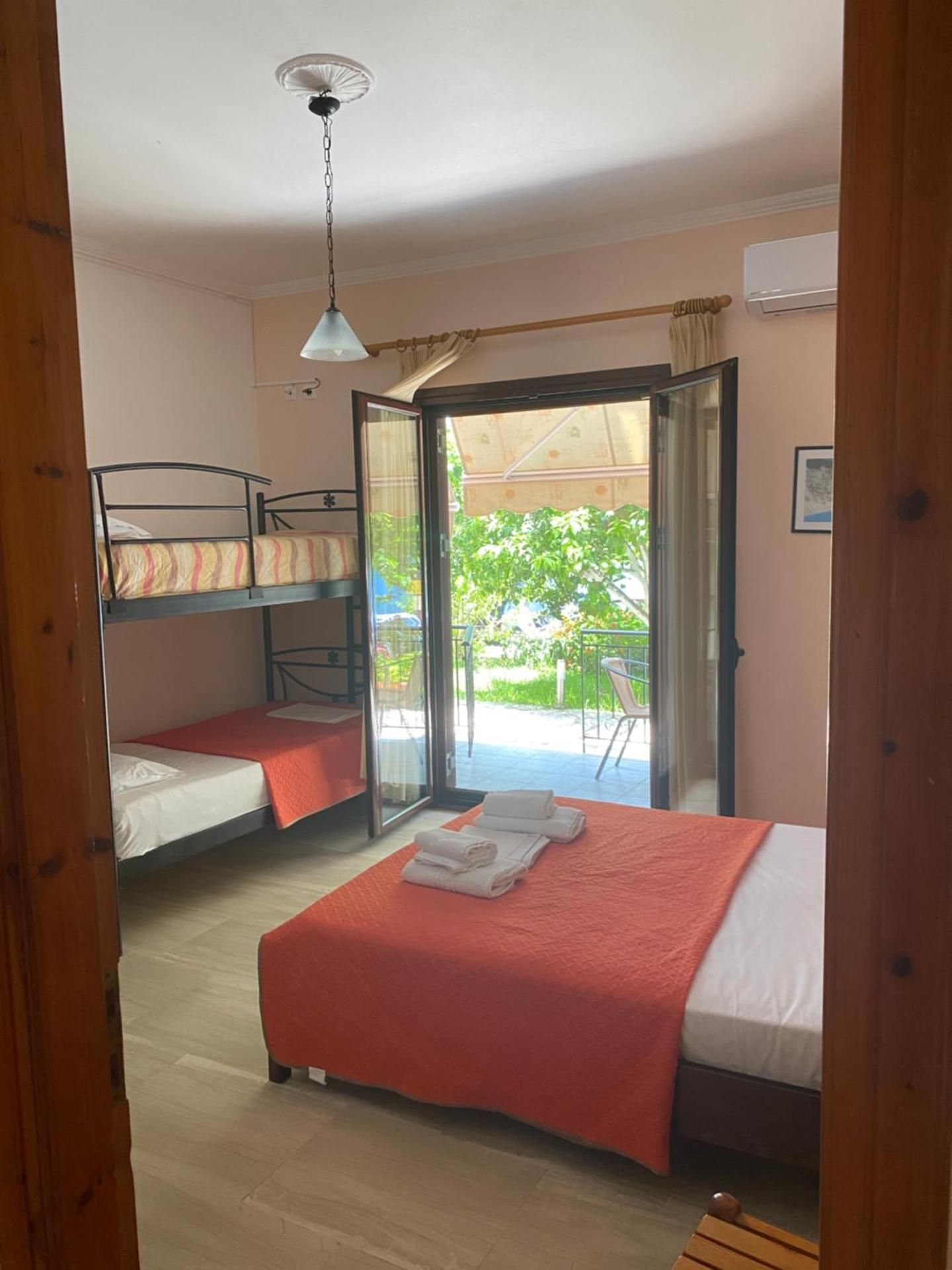 Quadruple Room with Sea View