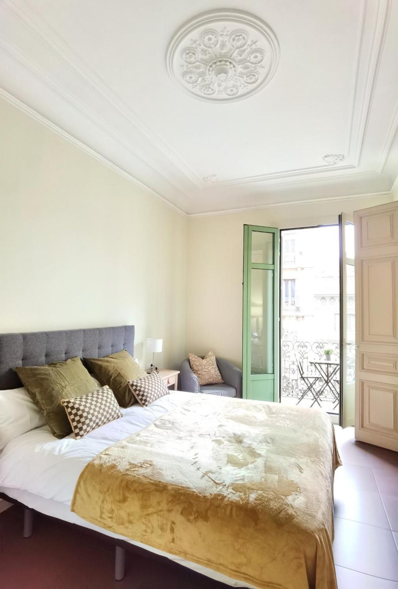 Three-Bedroom Deluxe Apartment