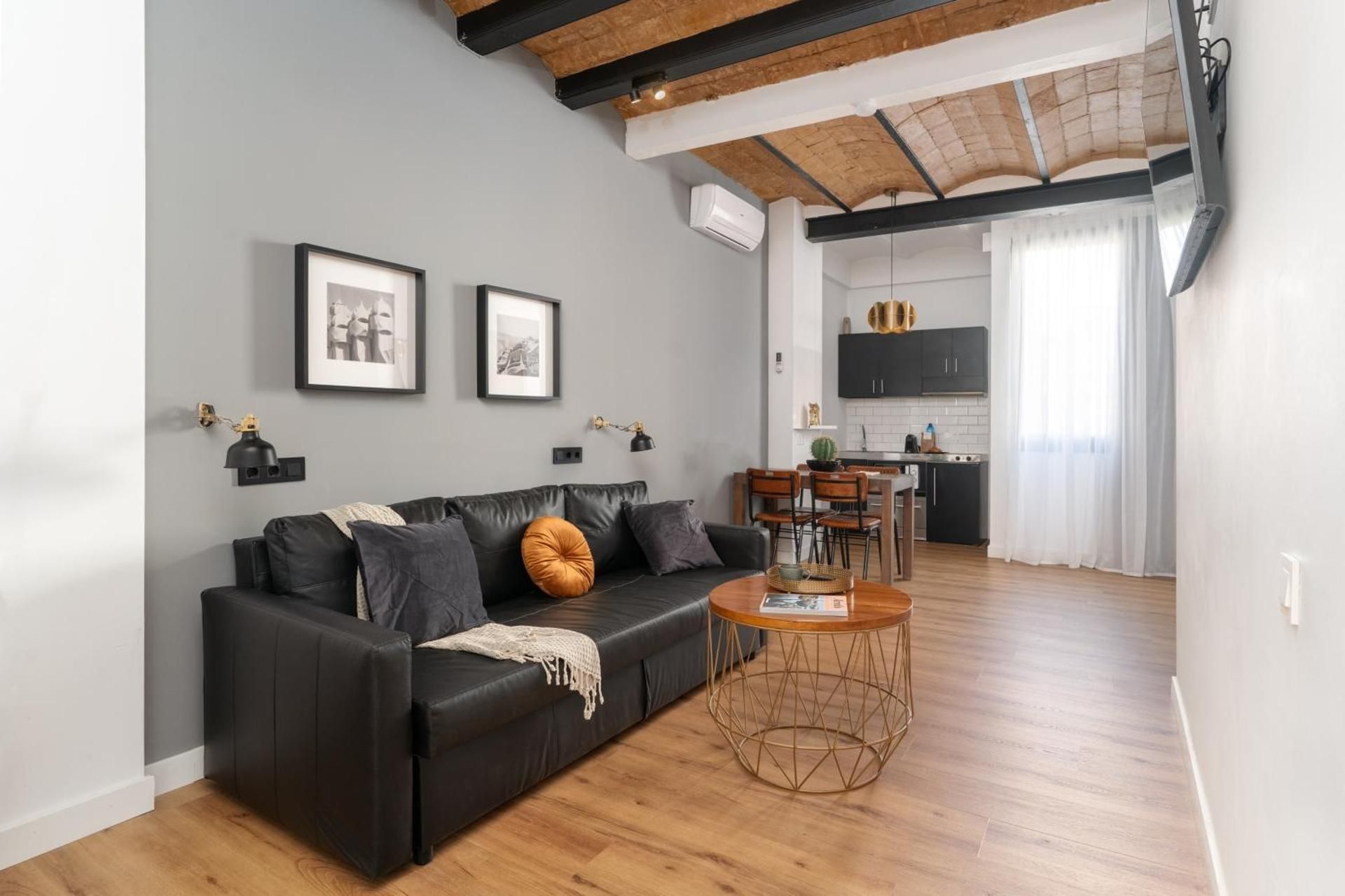 1-Bedroom Apartment for 4 People