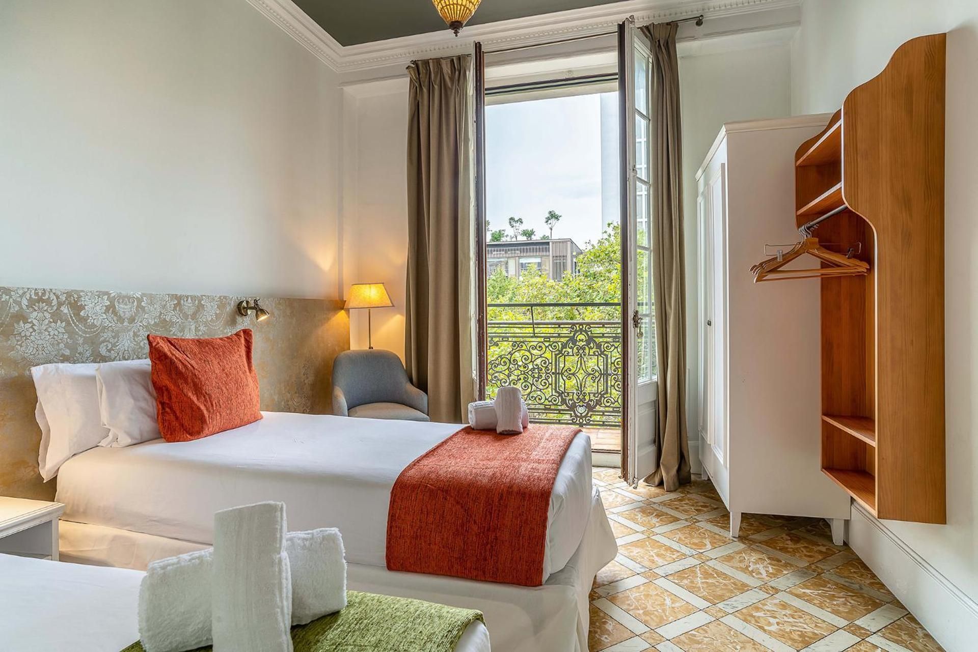 Twin Room with City View