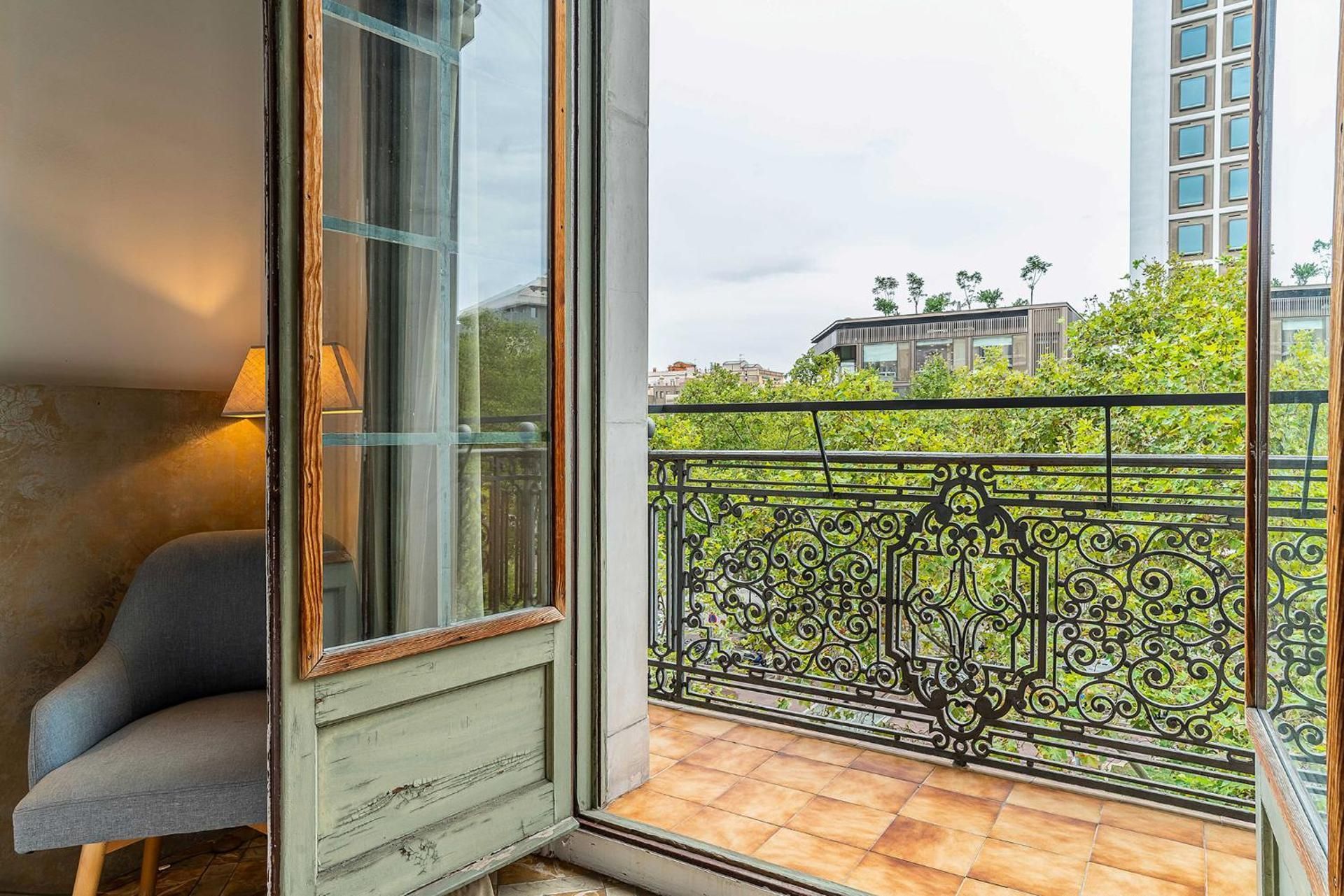 Twin Room with City View