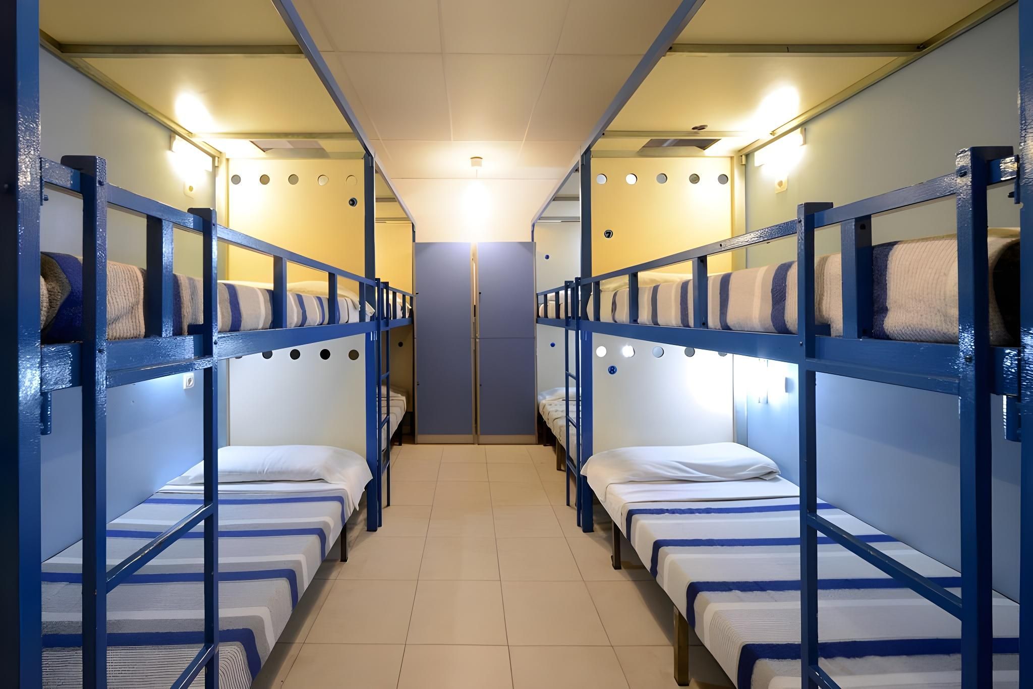 1 Person in Dormitory - Mixed