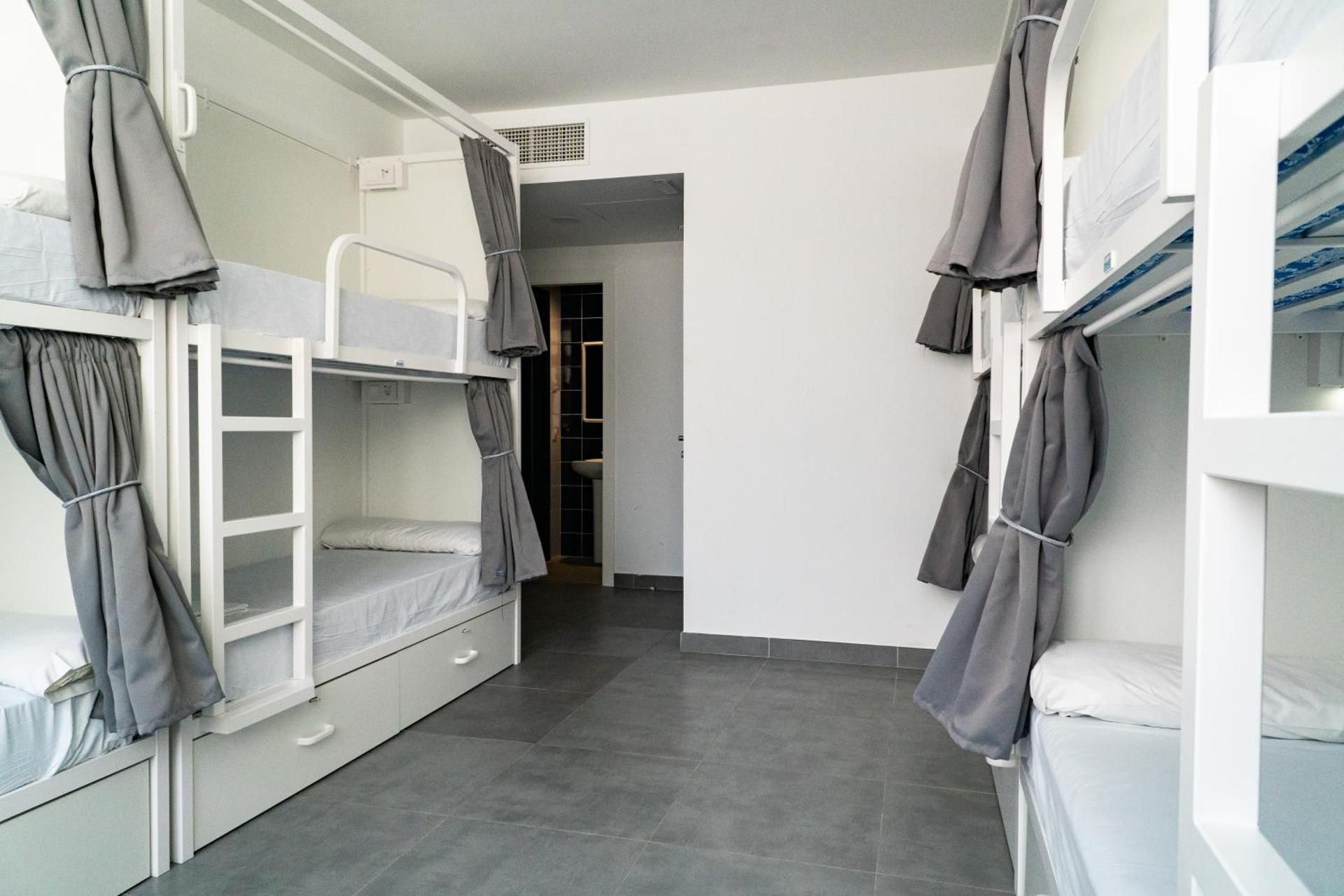 Bed in a 8-Mixed Dorm (Ensuite)