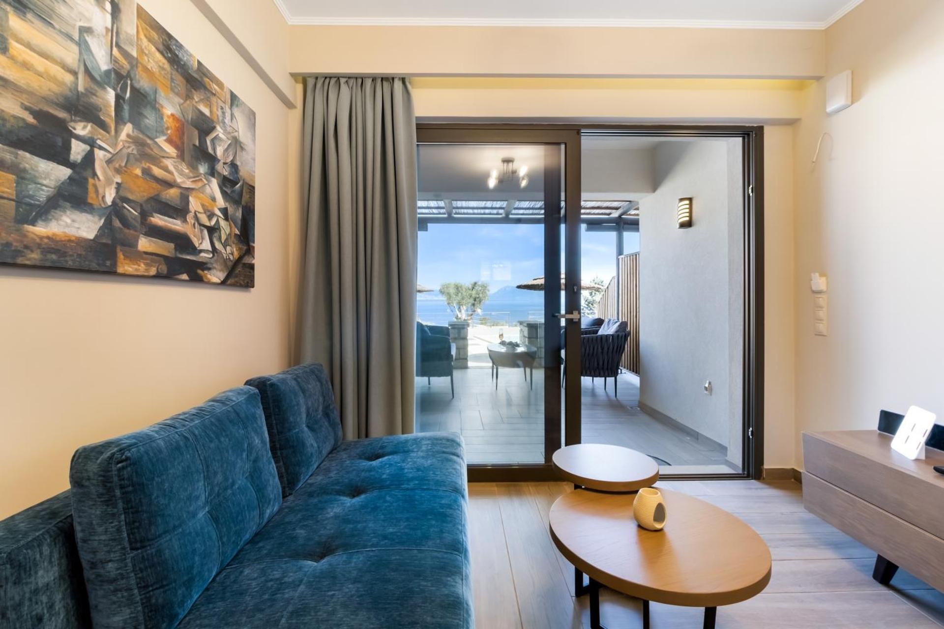 Kymo - One-Bedroom Apartment with Sea View
