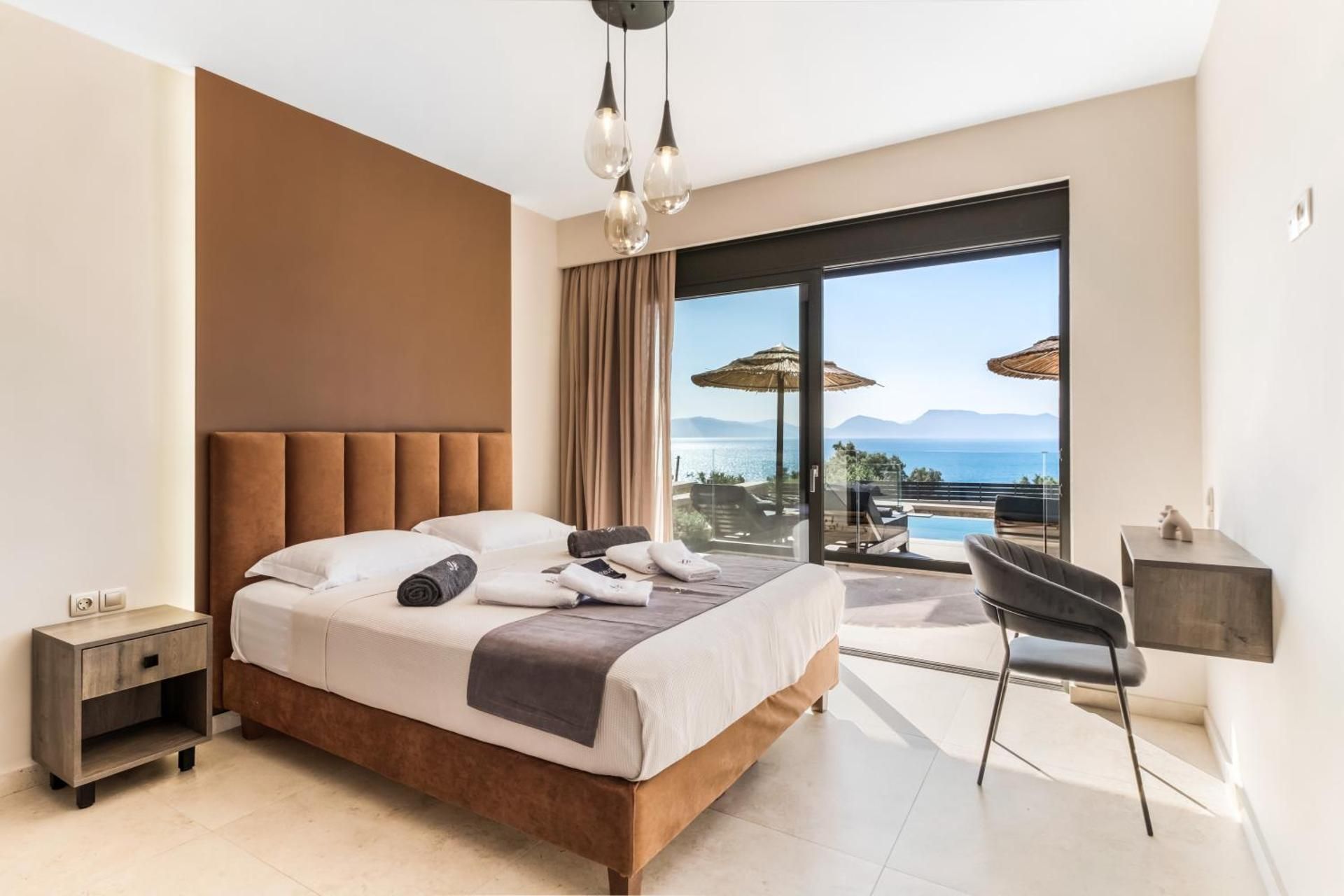 Villa Doto - Four-Bedroom Villa with Private Pool and Sea View