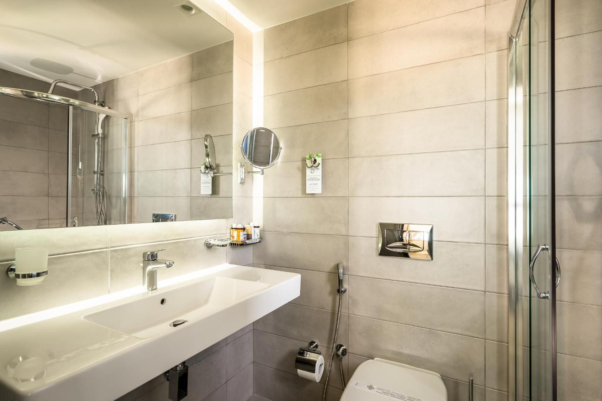 Double or Twin Room with Sea View
