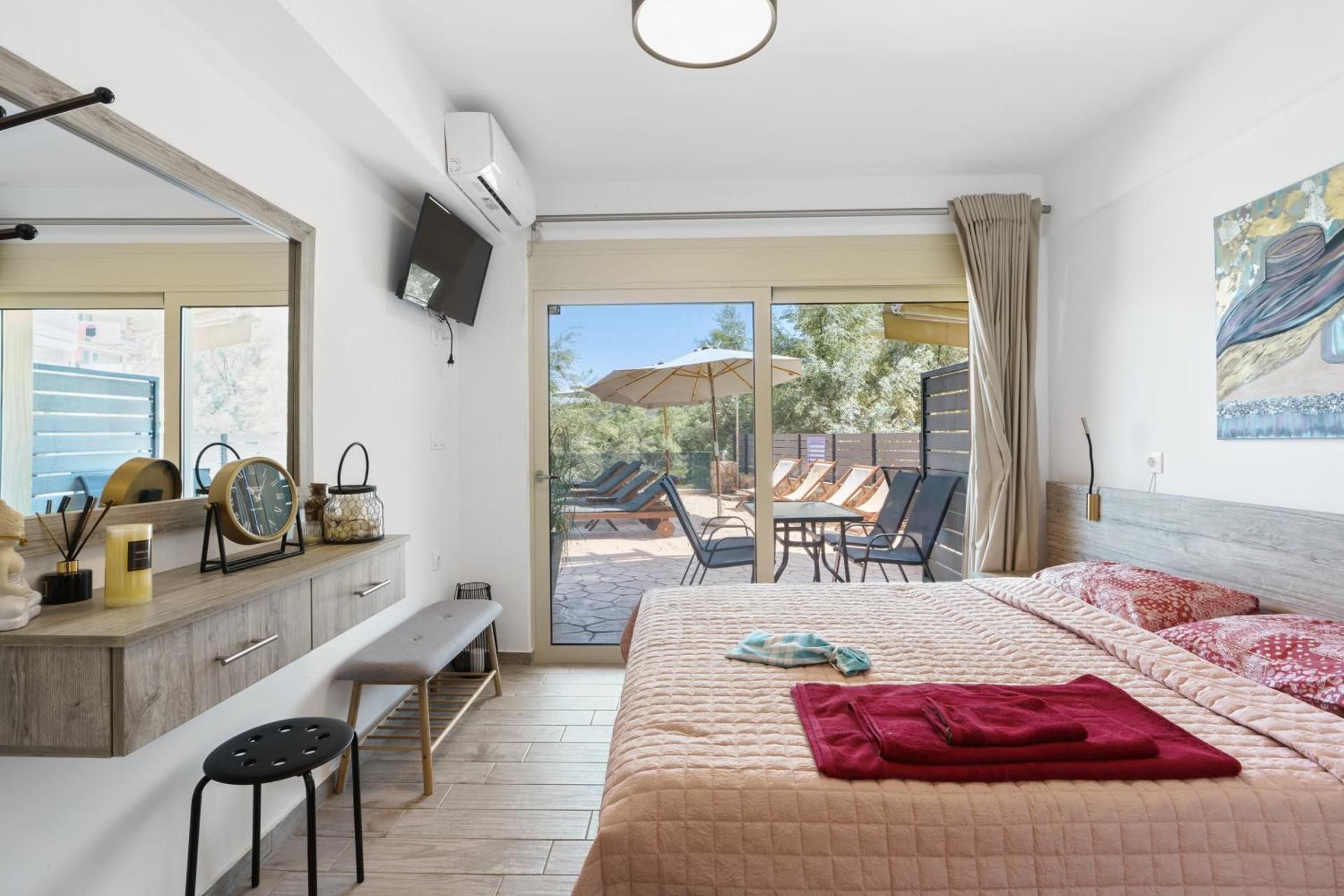 One-Bedroom Apartment