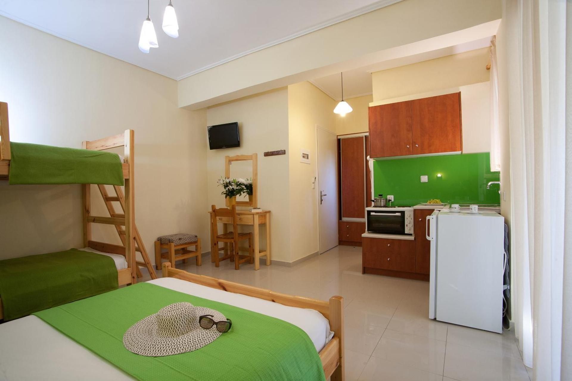 Studio (4 Adults)