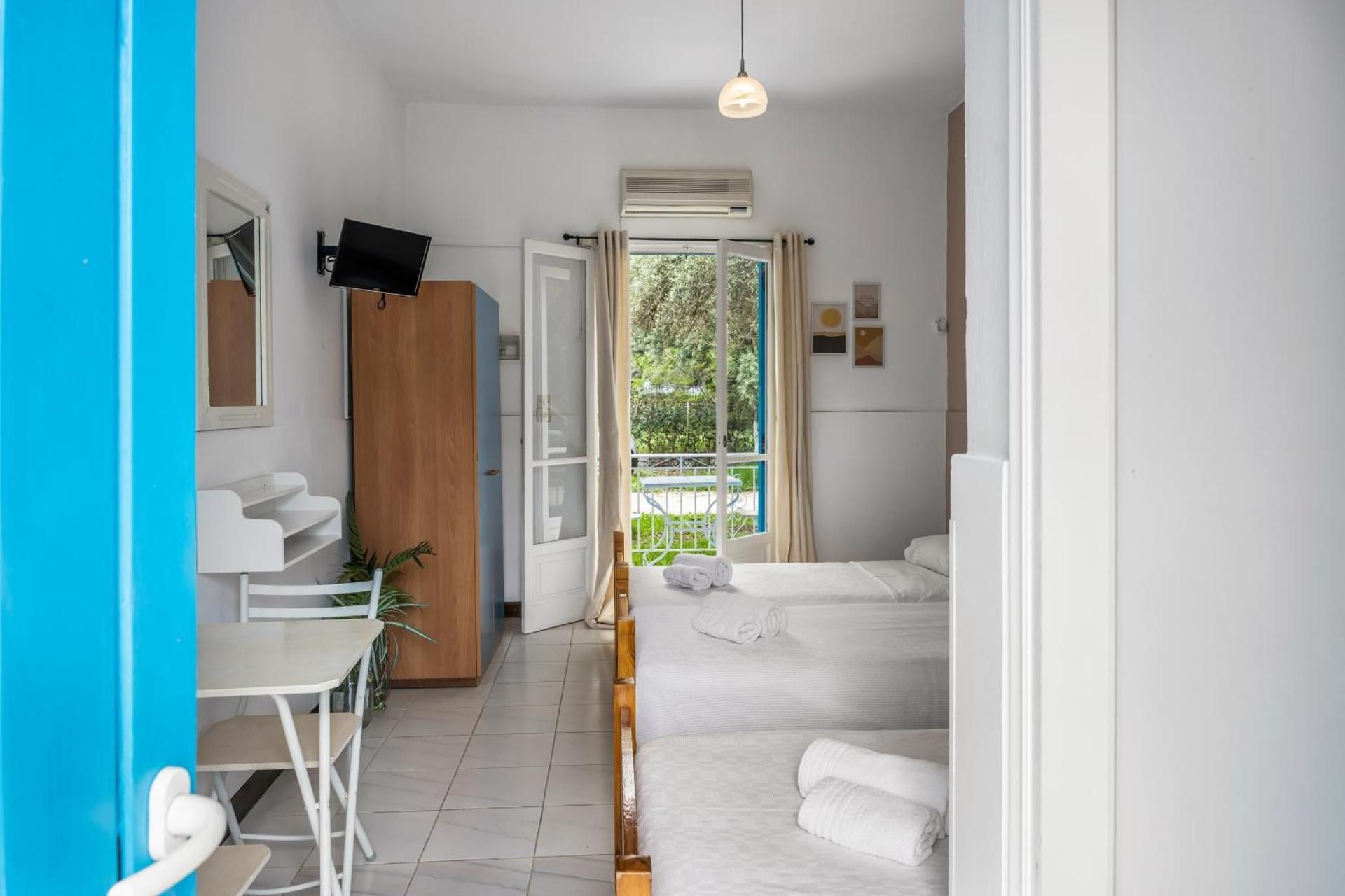 Basic Triple Room