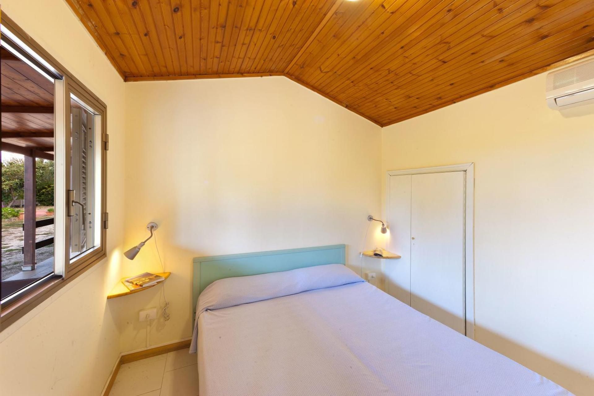 Bungalow (2 Adults)