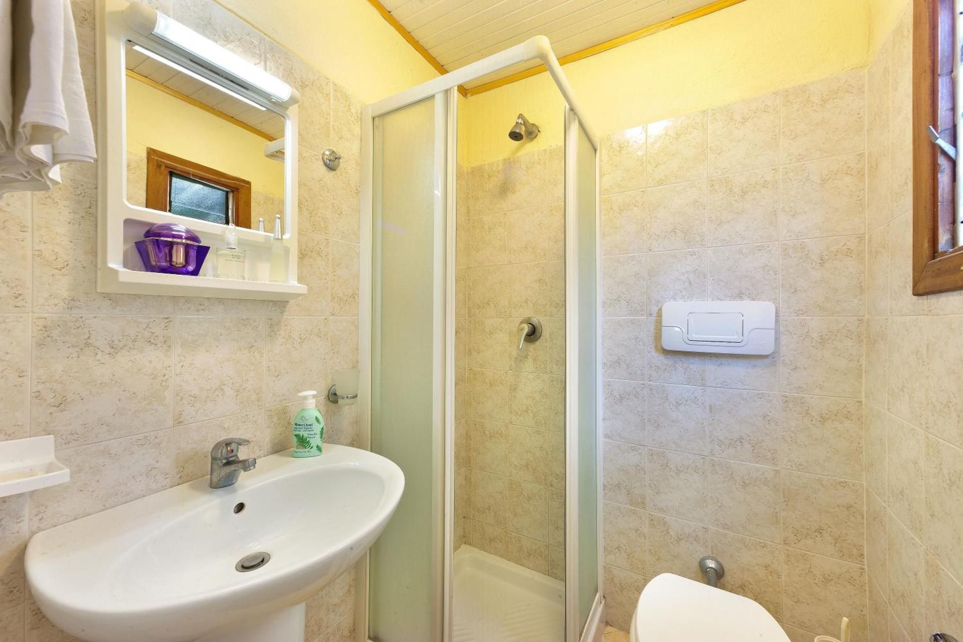 Bungalow (2 Adults)