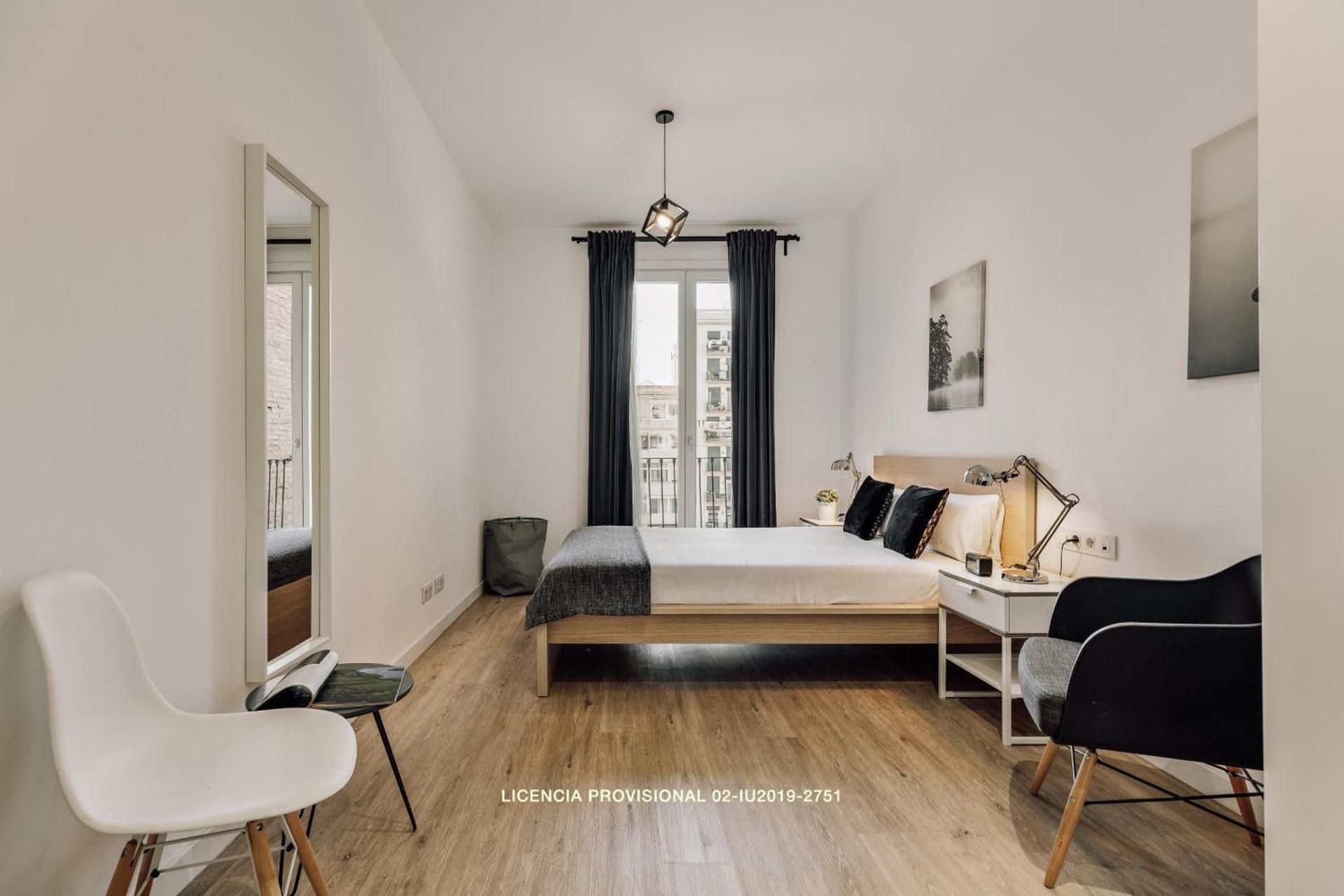 Three-Bedroom Apartment with Balcony