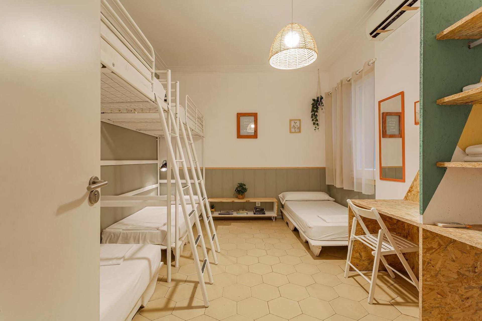 Quintuple Room with Shared Bathroom