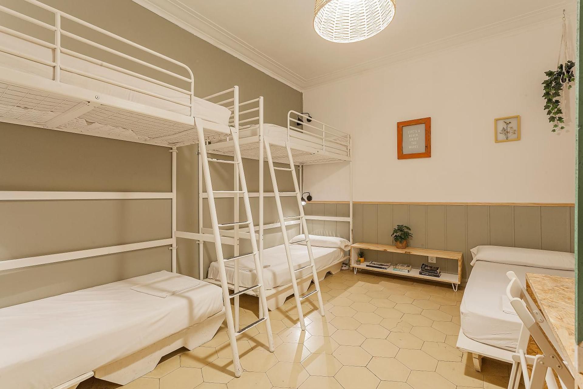 Quintuple Room with Shared Bathroom