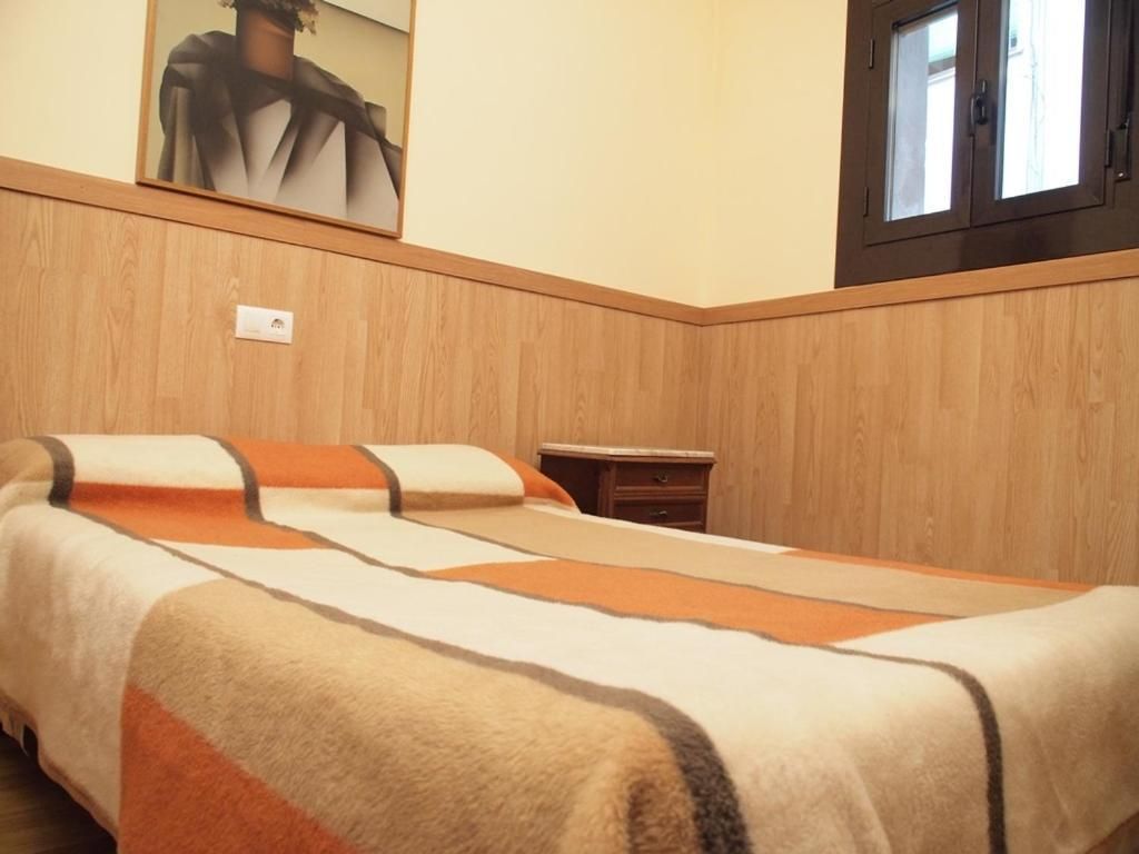 Economy Double with Private Bathroom with no views