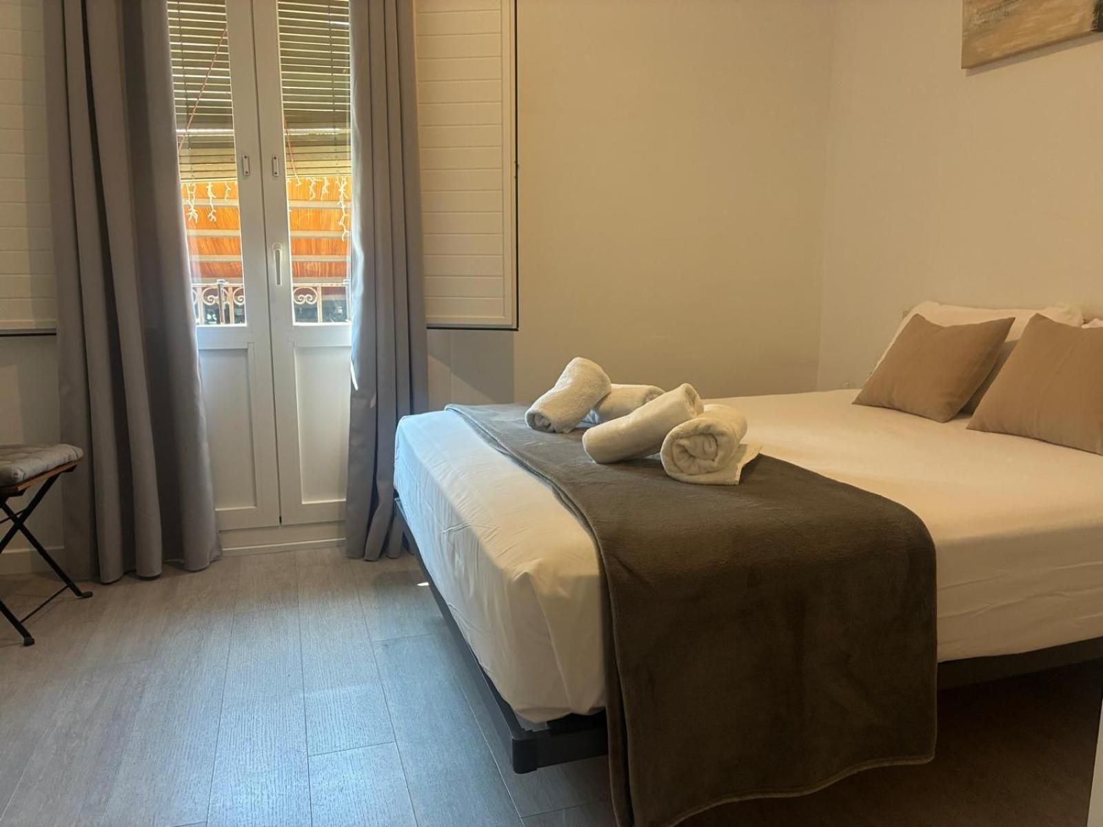 Double Room with Shared Bathroom and Private Shower