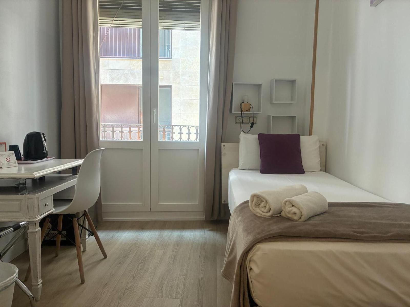 Single Room with Shared Bathroom