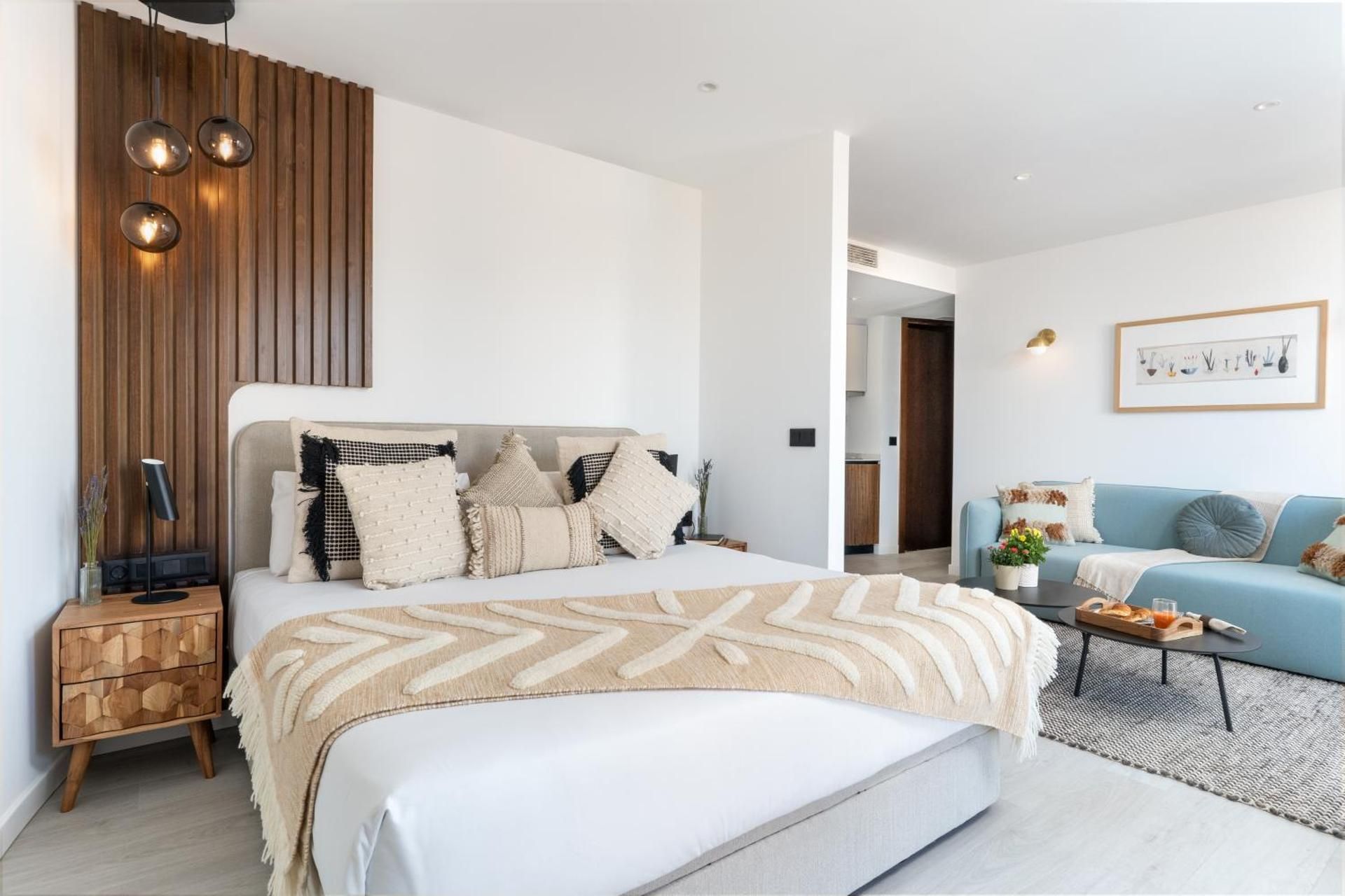 1-Bedroom Studio with Balcony