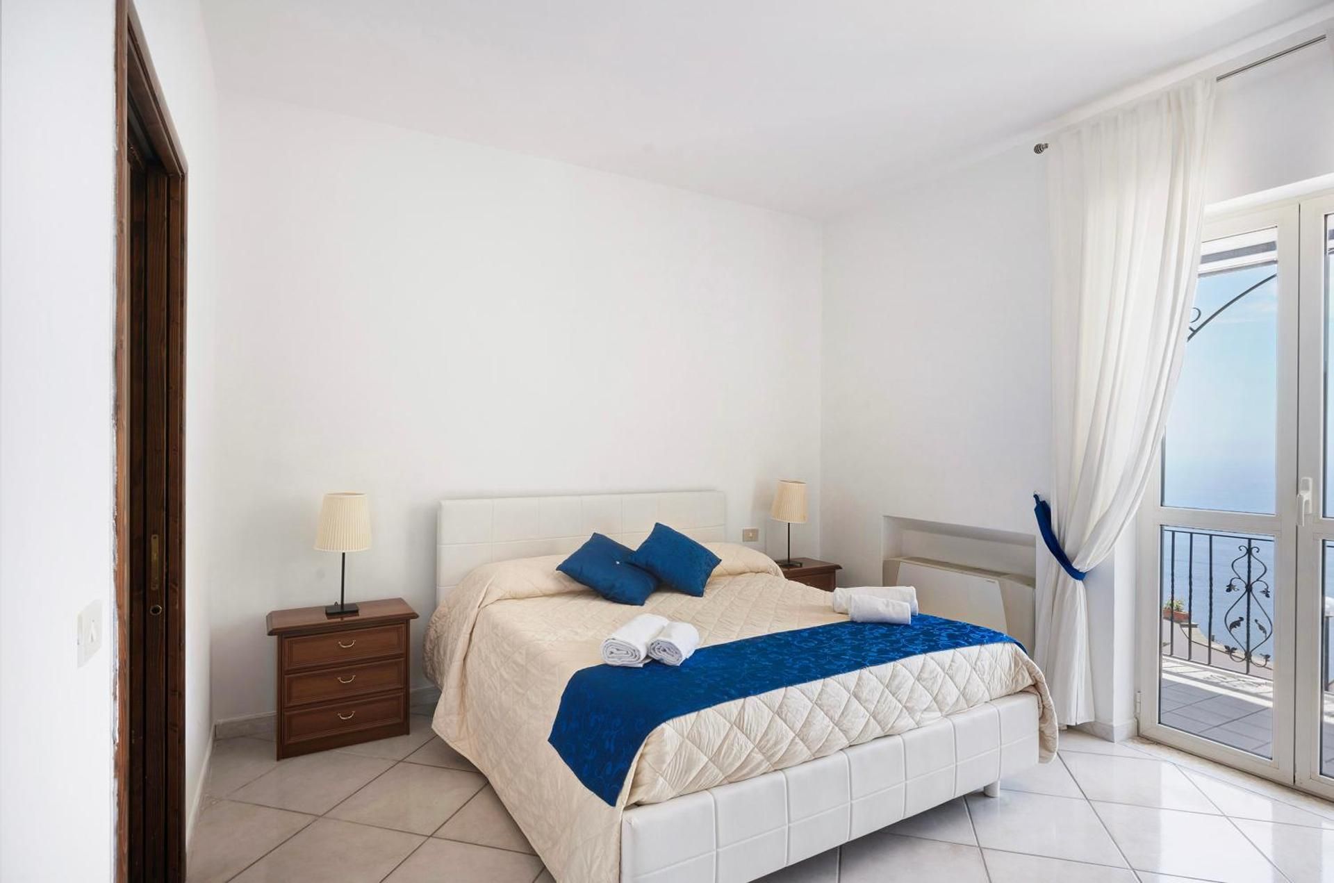 Two-Bedroom Deluxe Apartment with Garden View
