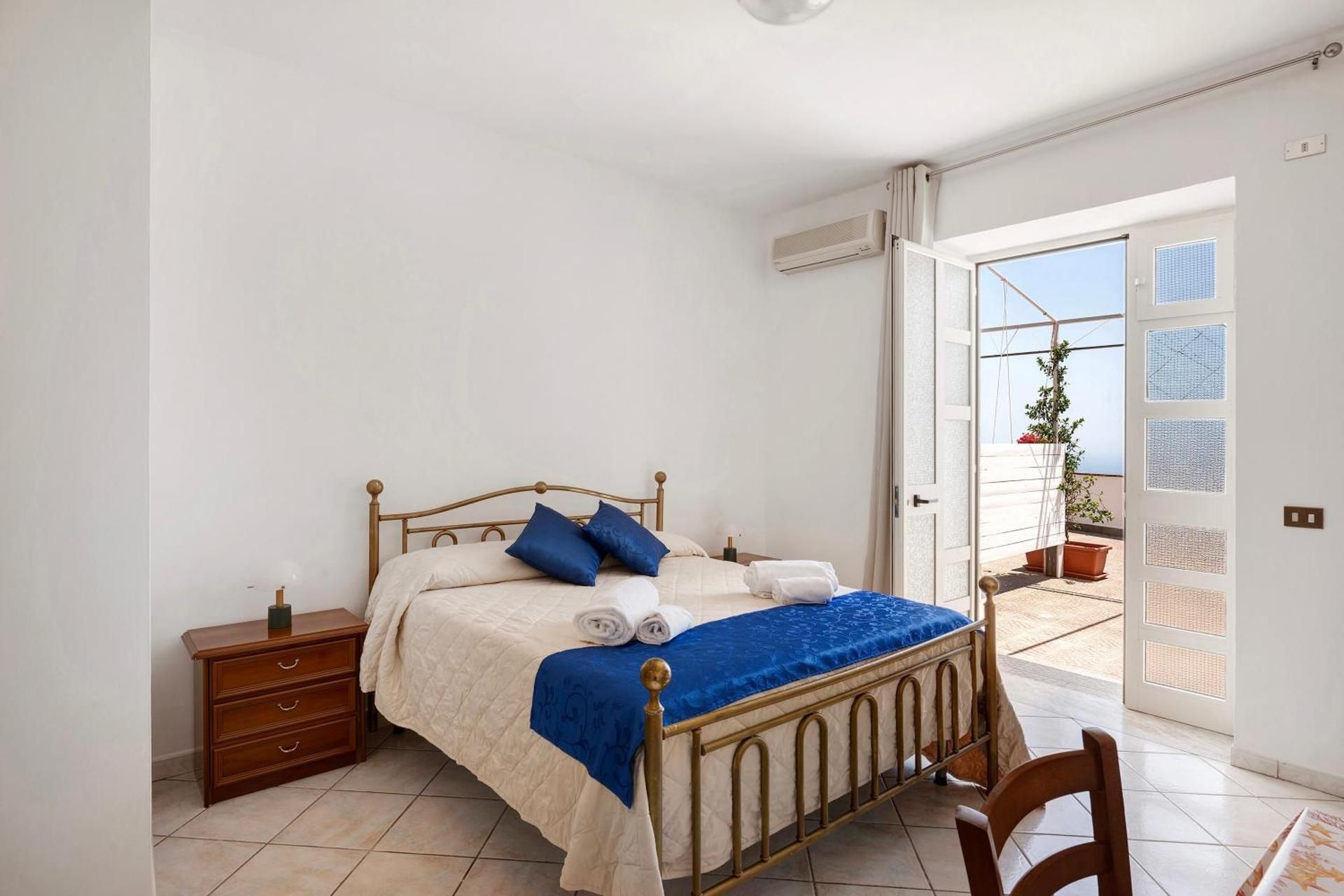 Superior One-Bedroom Apartment