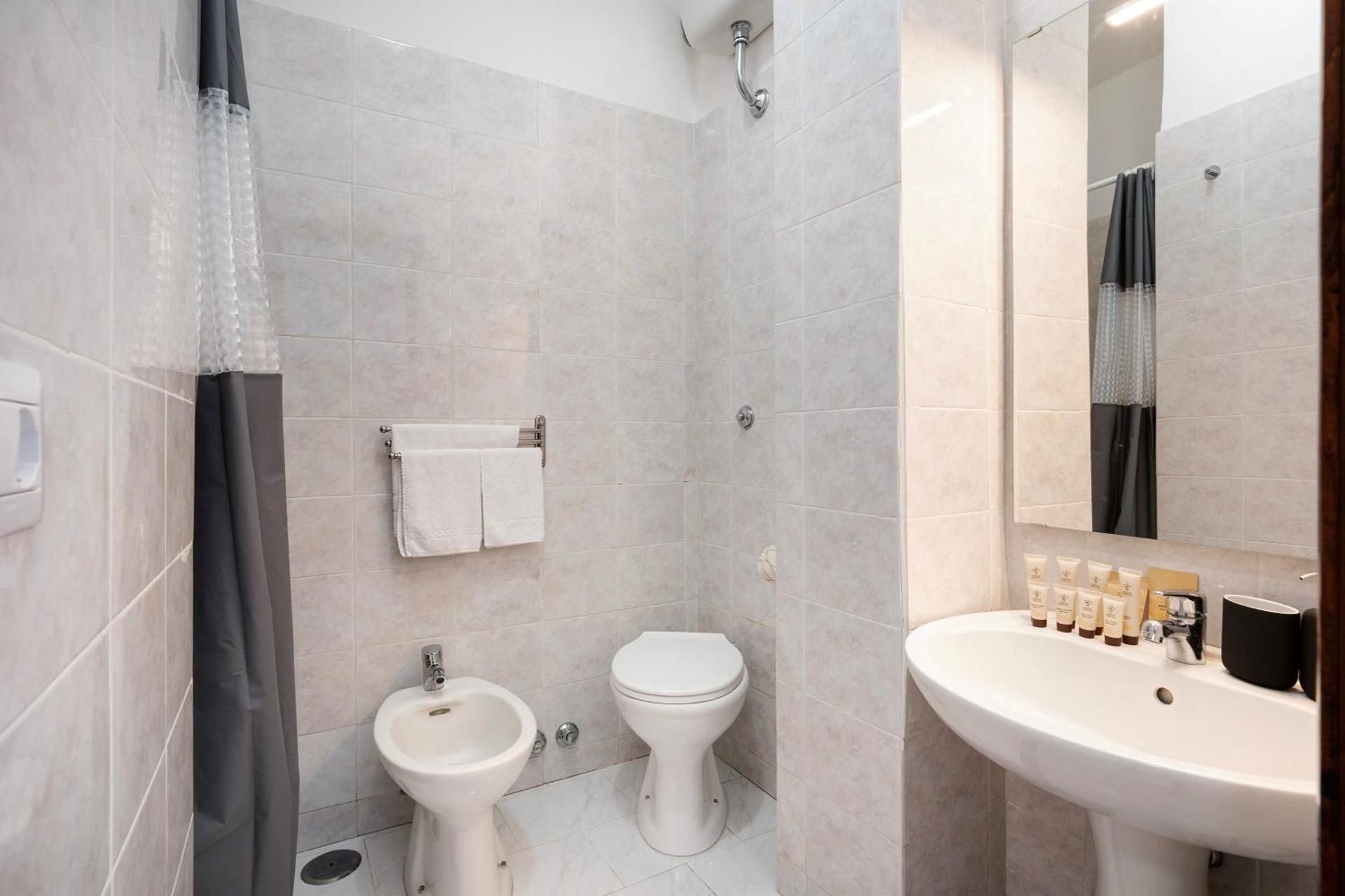 Superior One-Bedroom Apartment