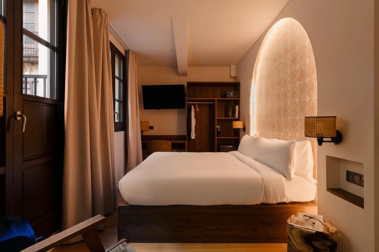Guest room, 1 King, Balcony