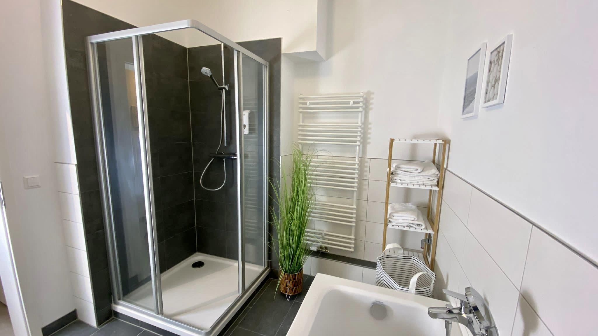 zwölf-Apartment-Stadtblick-Eigenes Badezimmer