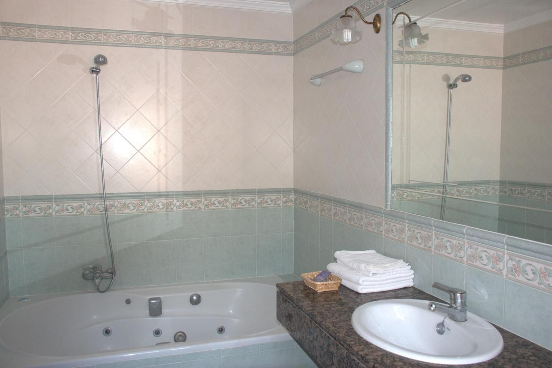 Superior King Suite