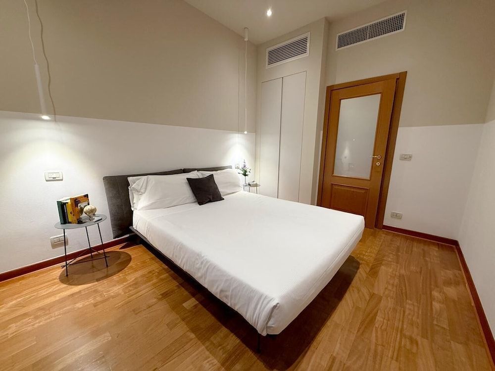 Residence Victoria Studio, 1 Queen Bed with Sofa bed, Non Smoking, Private Bathroom